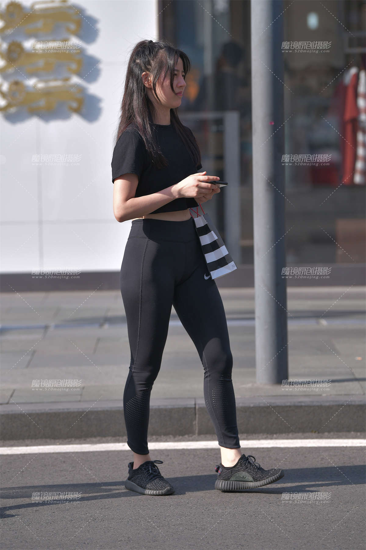 【视觉冲击赛贴】黑色健美裤女孩-日更街拍