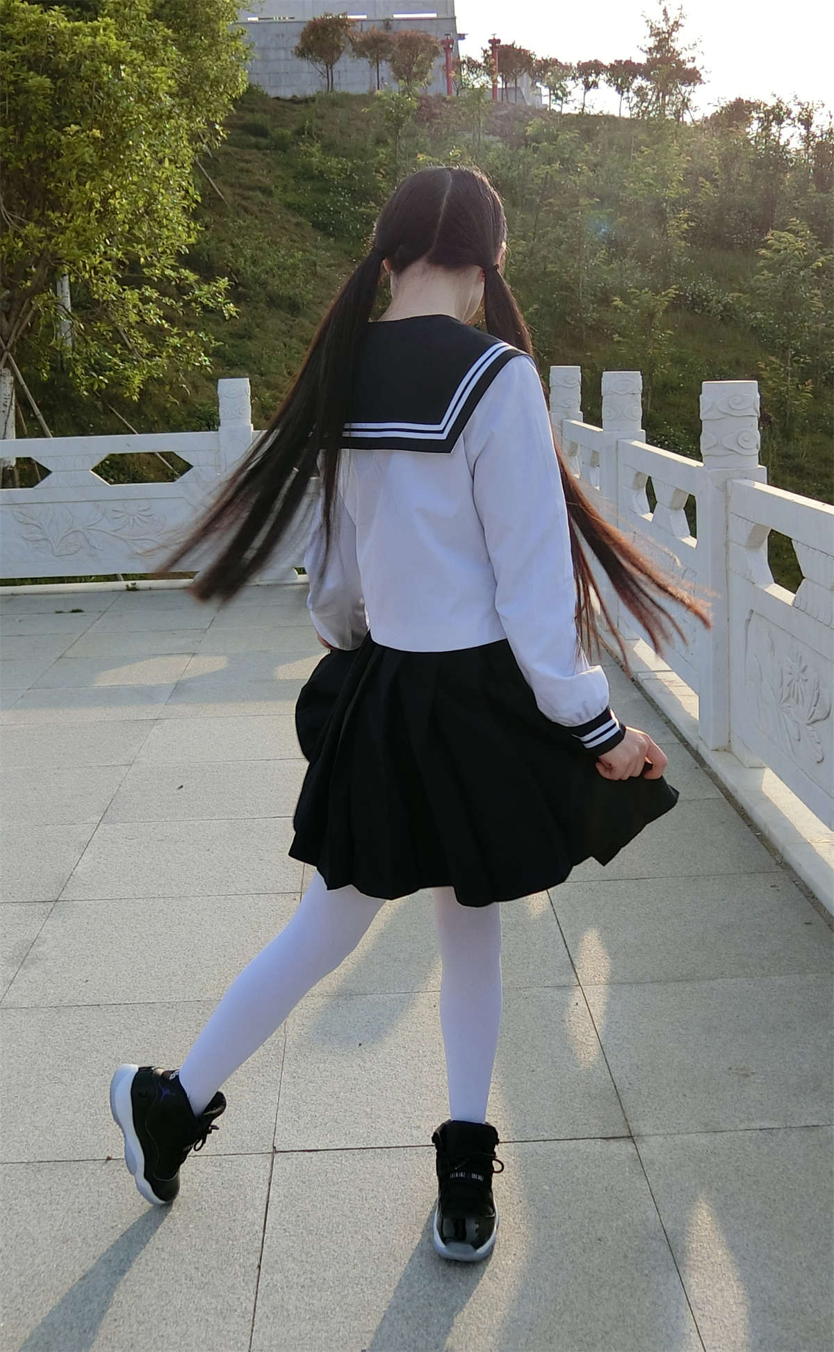 图片[2]-微博萌妹-西尔酱No.18 户外JK白丝-日更街拍