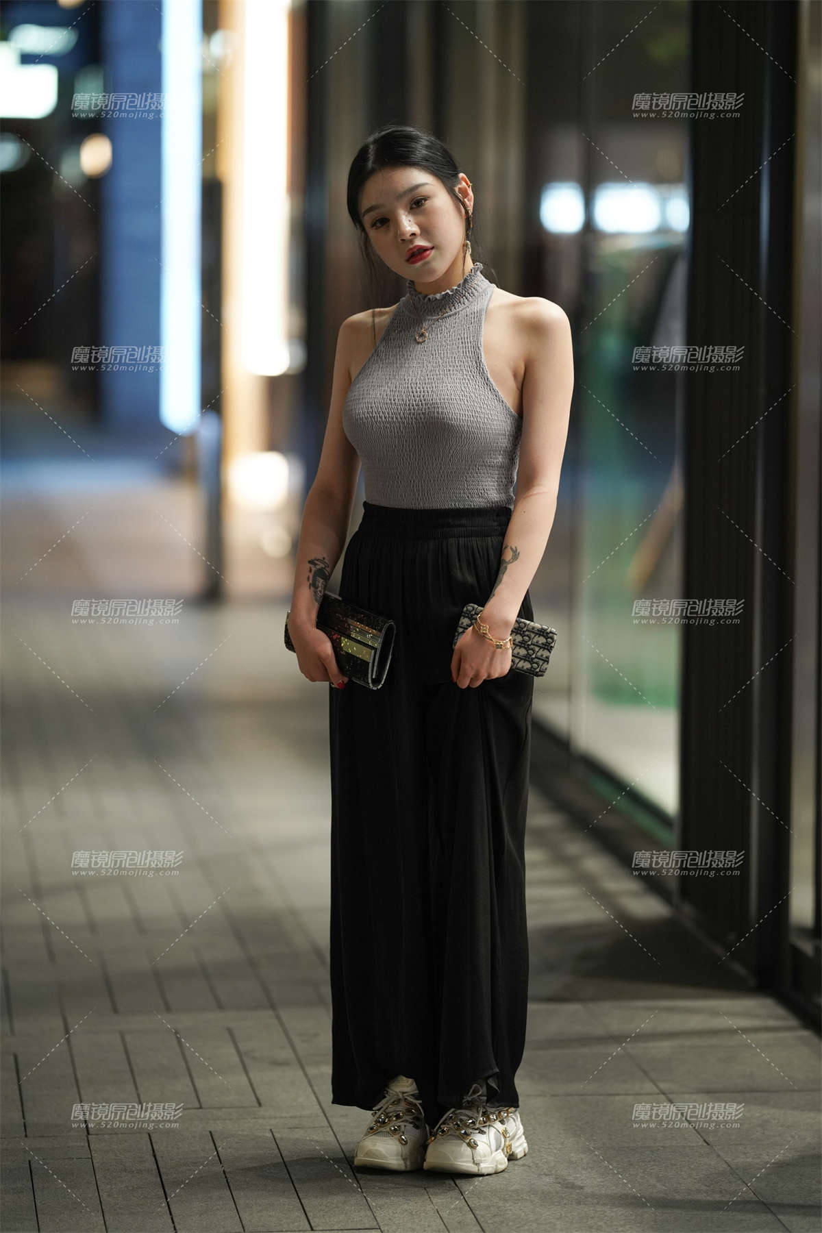 可爱的大眼女孩-日更街拍