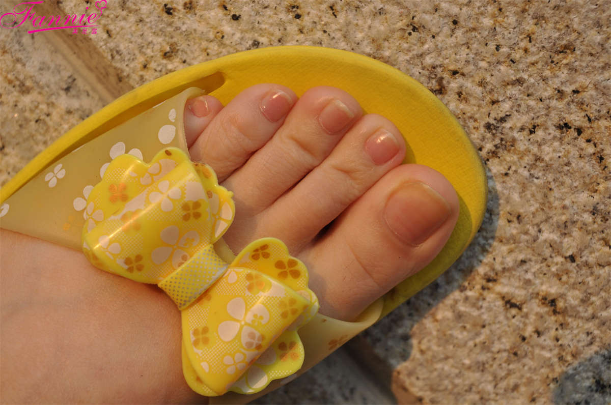 图片[2]-Fannie芬妮美足园NO.737 蝶舞飞扬 裸足（2）-日更街拍