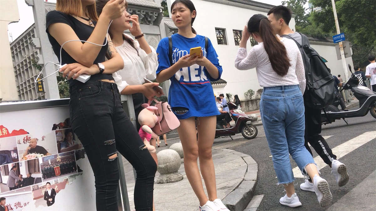 图片[2]-极品漂亮的黑色马裤社会姐靓妹-日更街拍