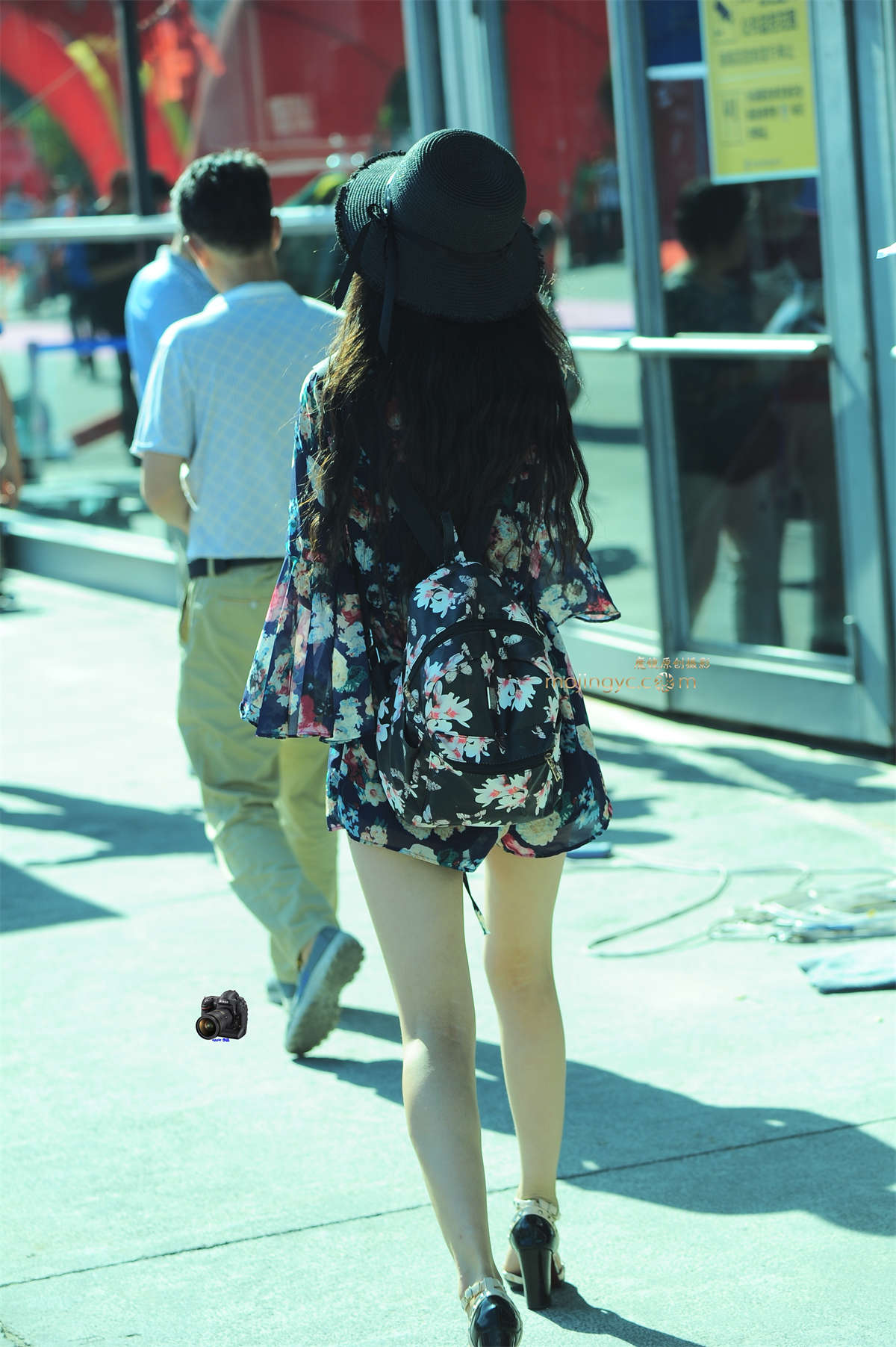 2016-06-23太阳镜时尚美腿妹妹18张-日更街拍