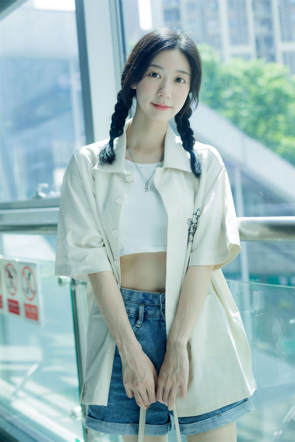 YITUYU艺图语 2022.08.22 地铁奇遇记 饲猫少女-插图1