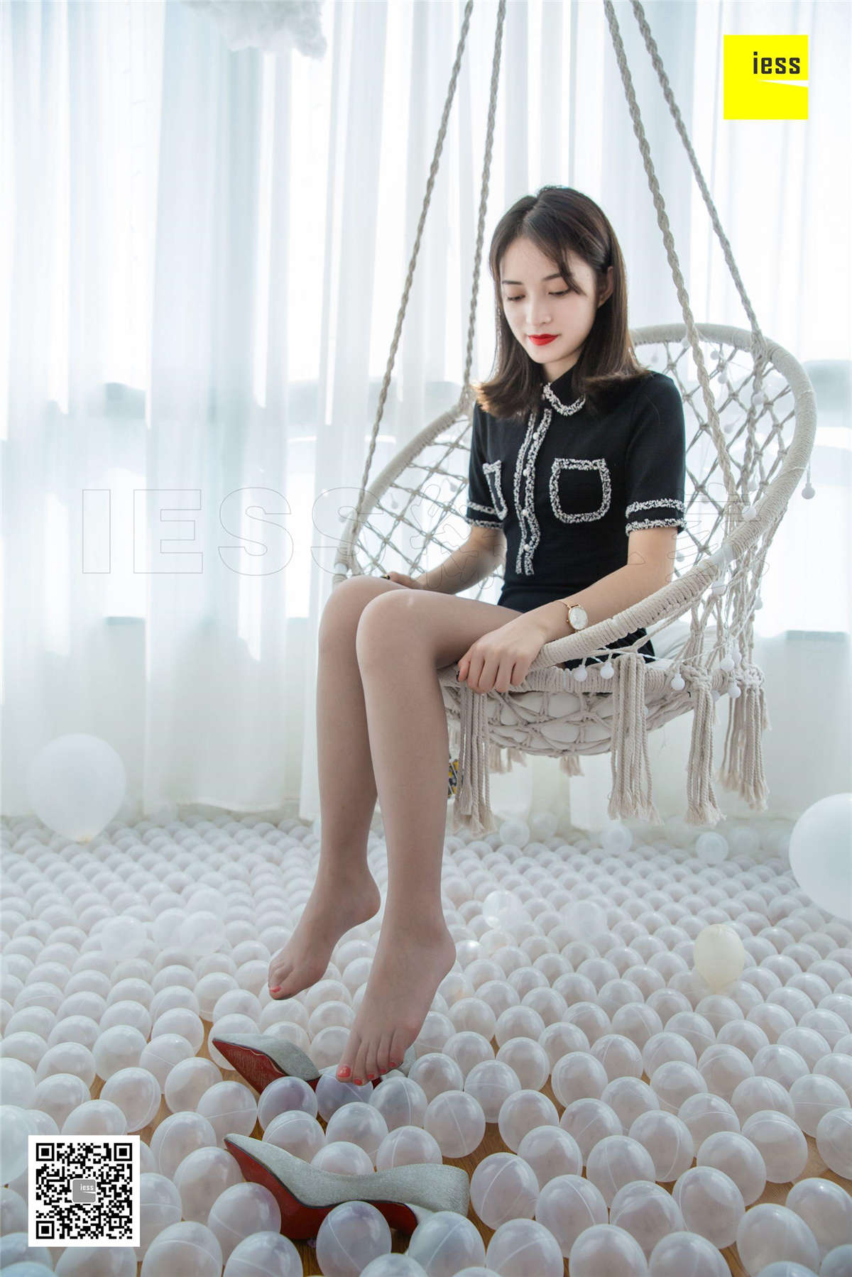 图片[2]-IESS异思趣向 丝享家291期：玩个球姗姗-日更街拍