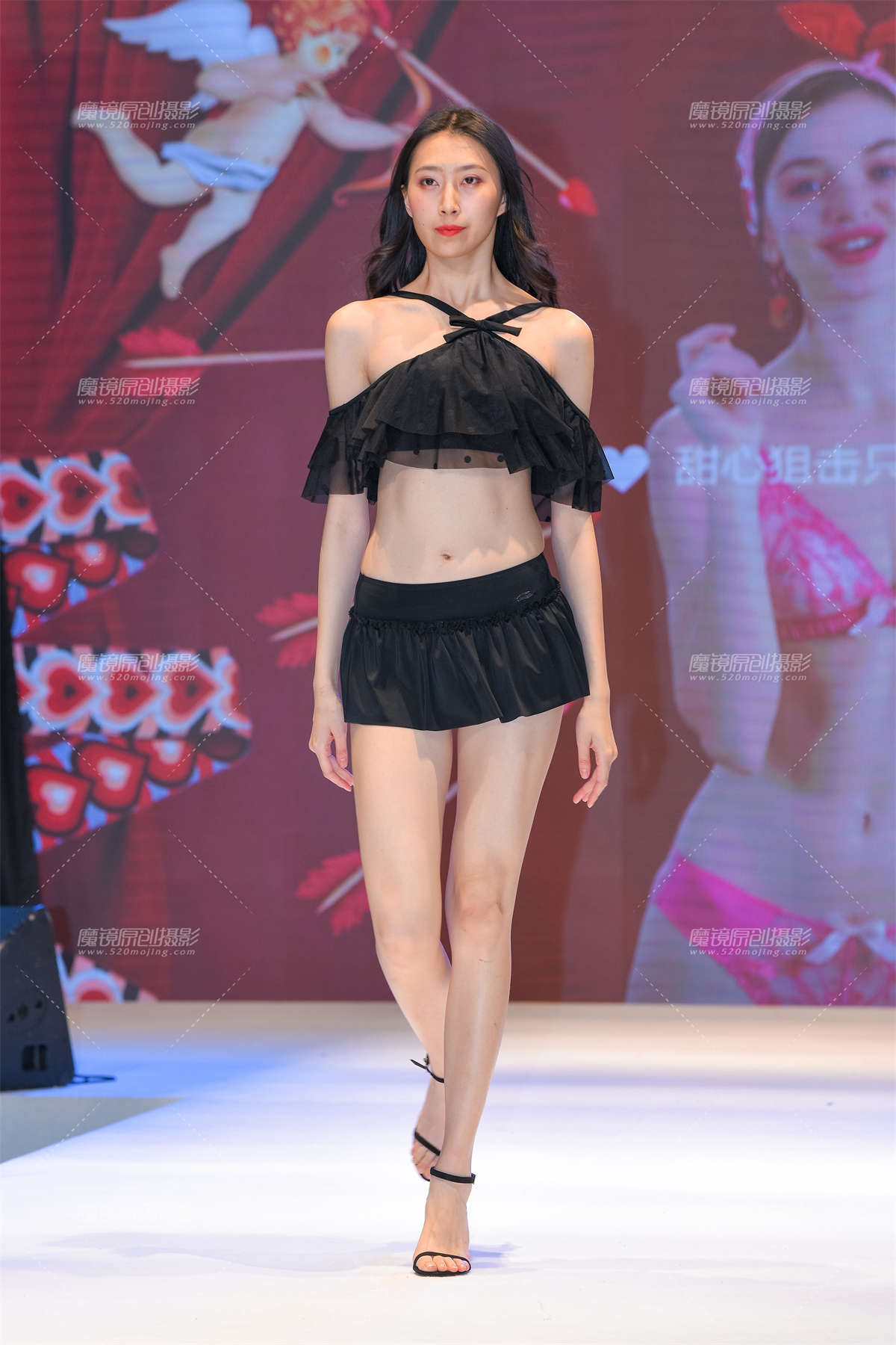 黑色内衣SHOW-日更街拍