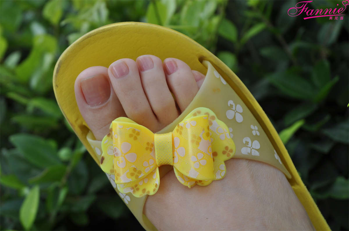 Fannie芬妮美足园NO.739 蝶舞飞扬 裸足（4）-日更街拍