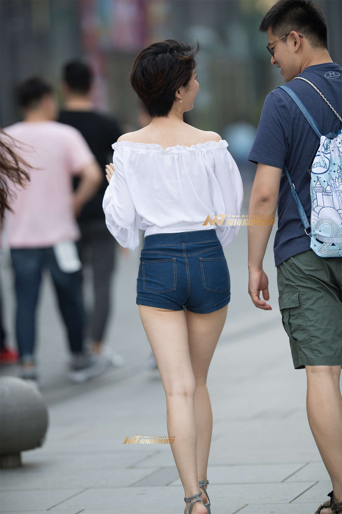 图片[2]-【一只傻麋鹿赛帖】知性美腿女人-日更街拍