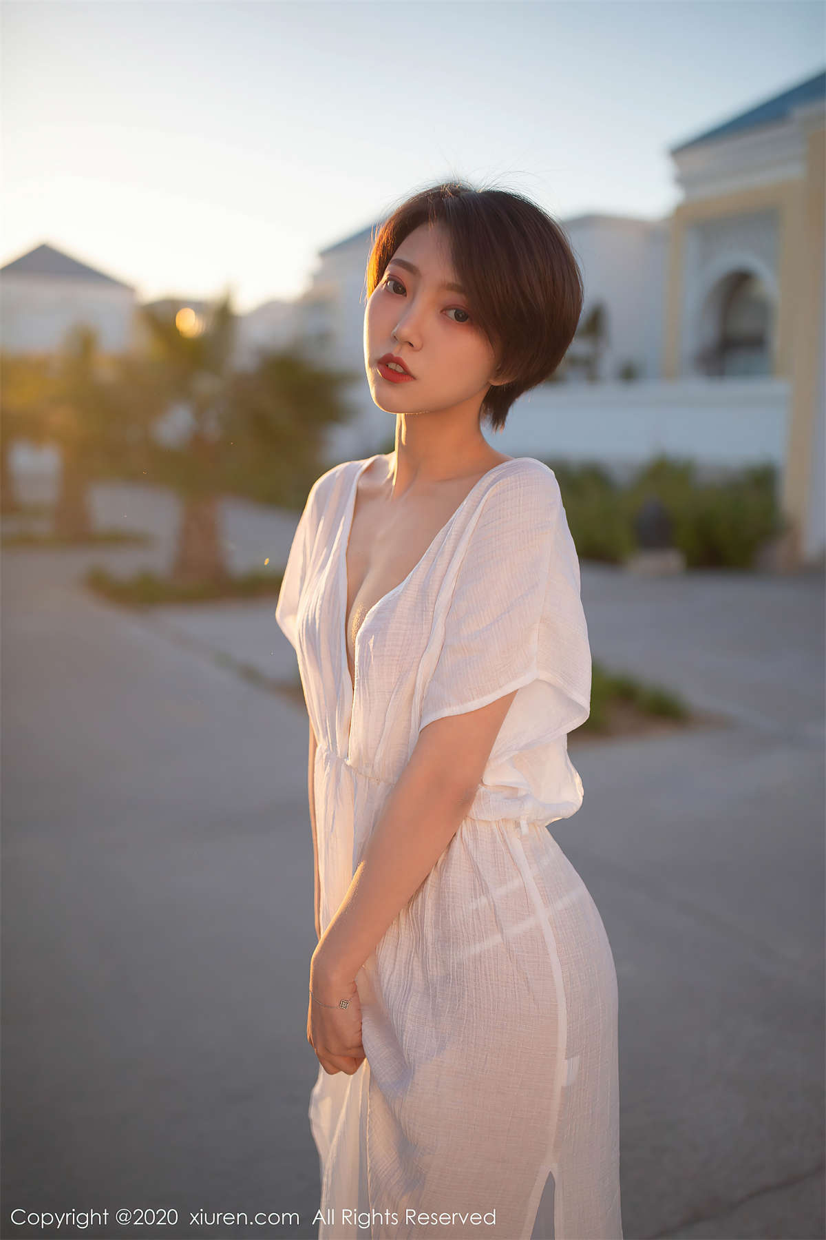 Xiuren秀人网 2020.08.04 NO.2405 冯木木IRIS-日更街拍