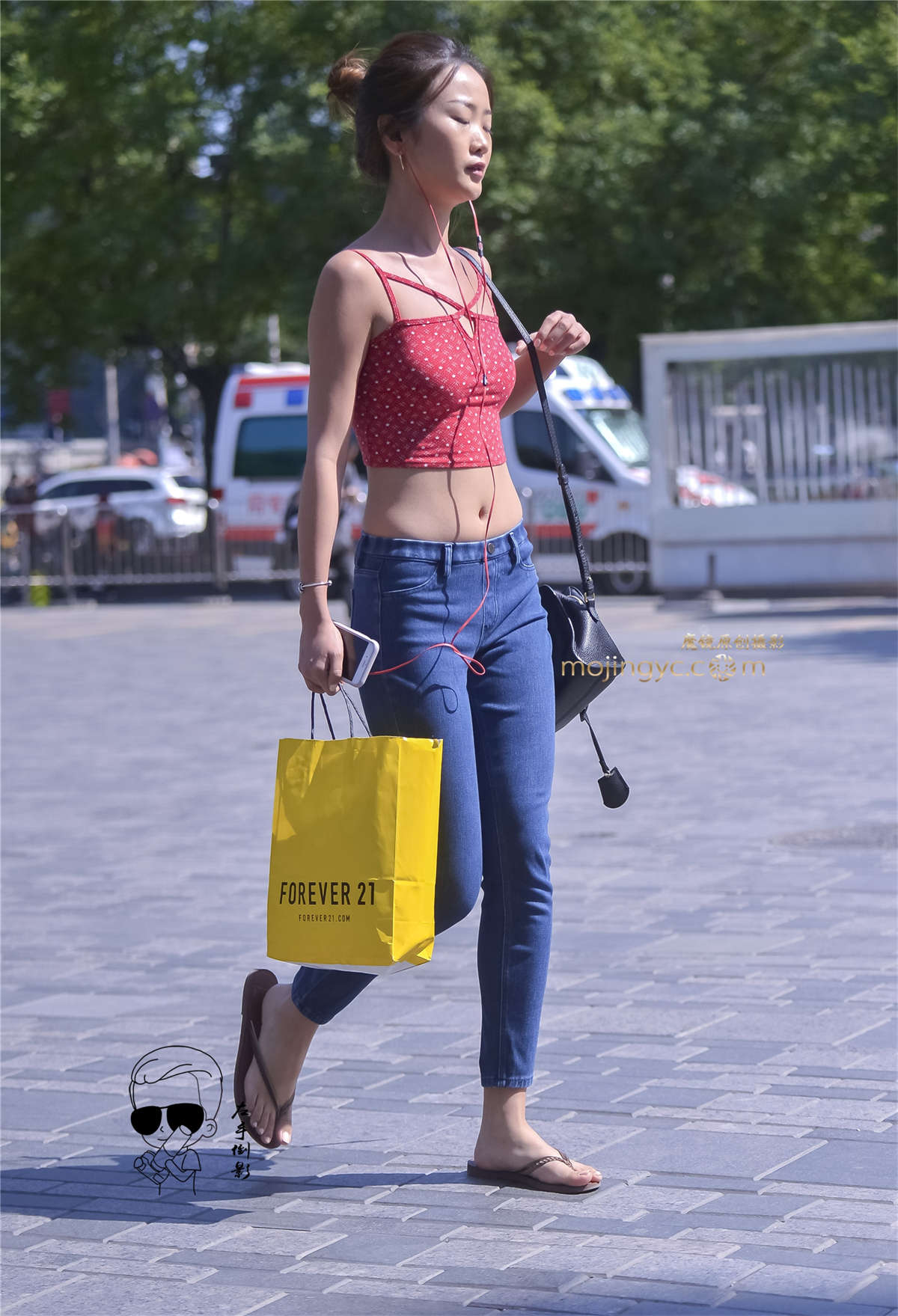 肚脐美女-日更街拍