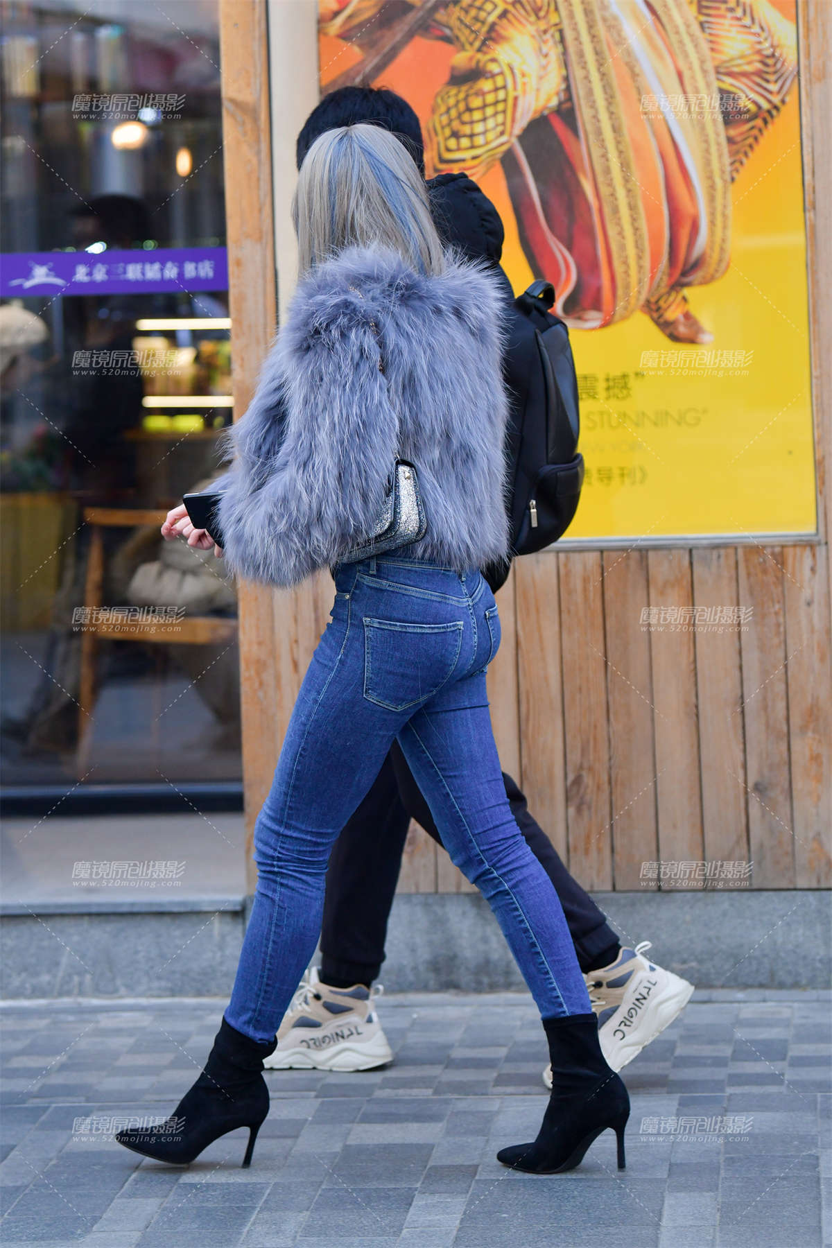 冬日里的长腿紧牛小姐姐插图1