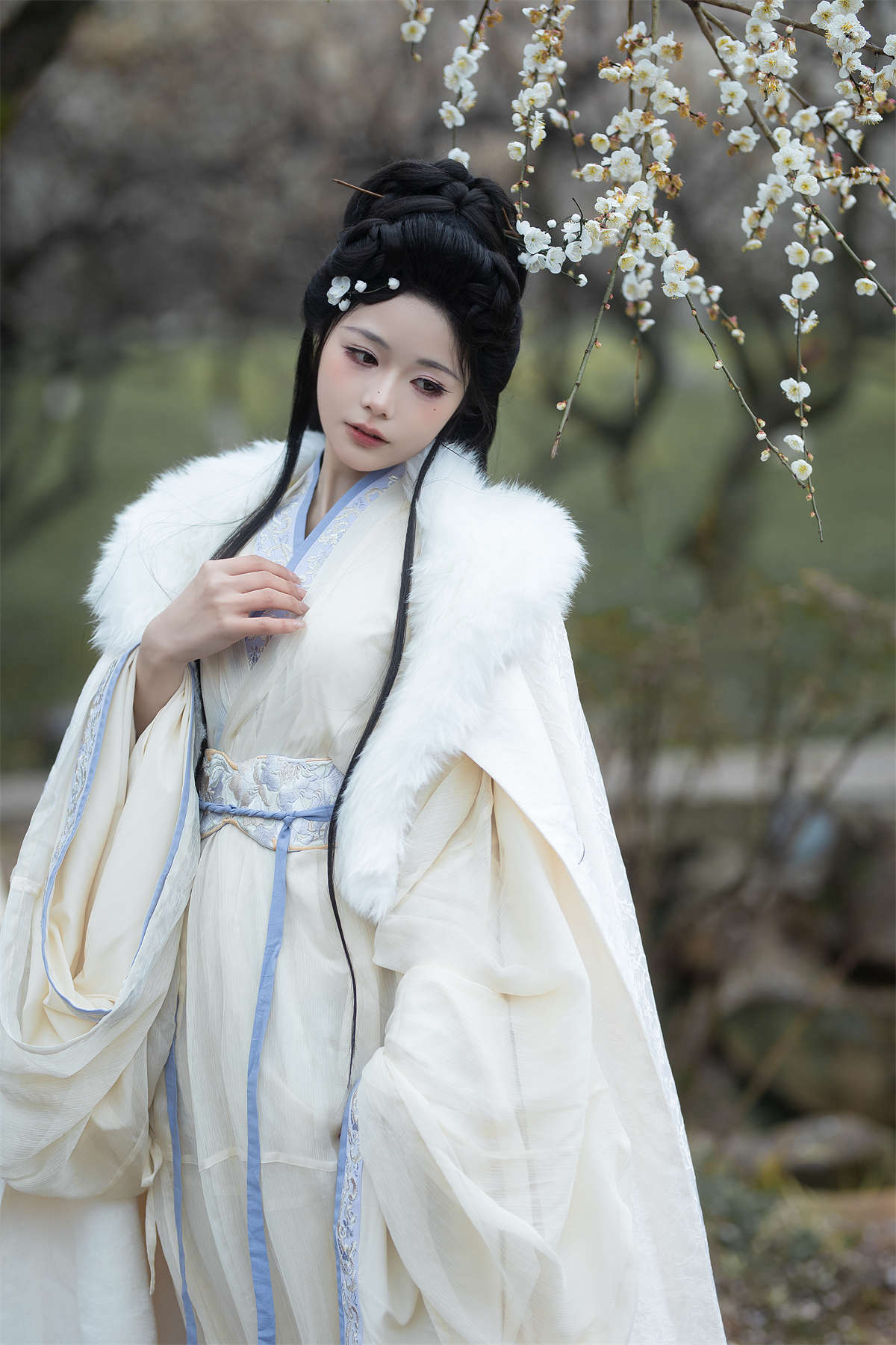 YITUYU艺图语 2024.03.26 问春 云云的黑眼圈儿-日更街拍