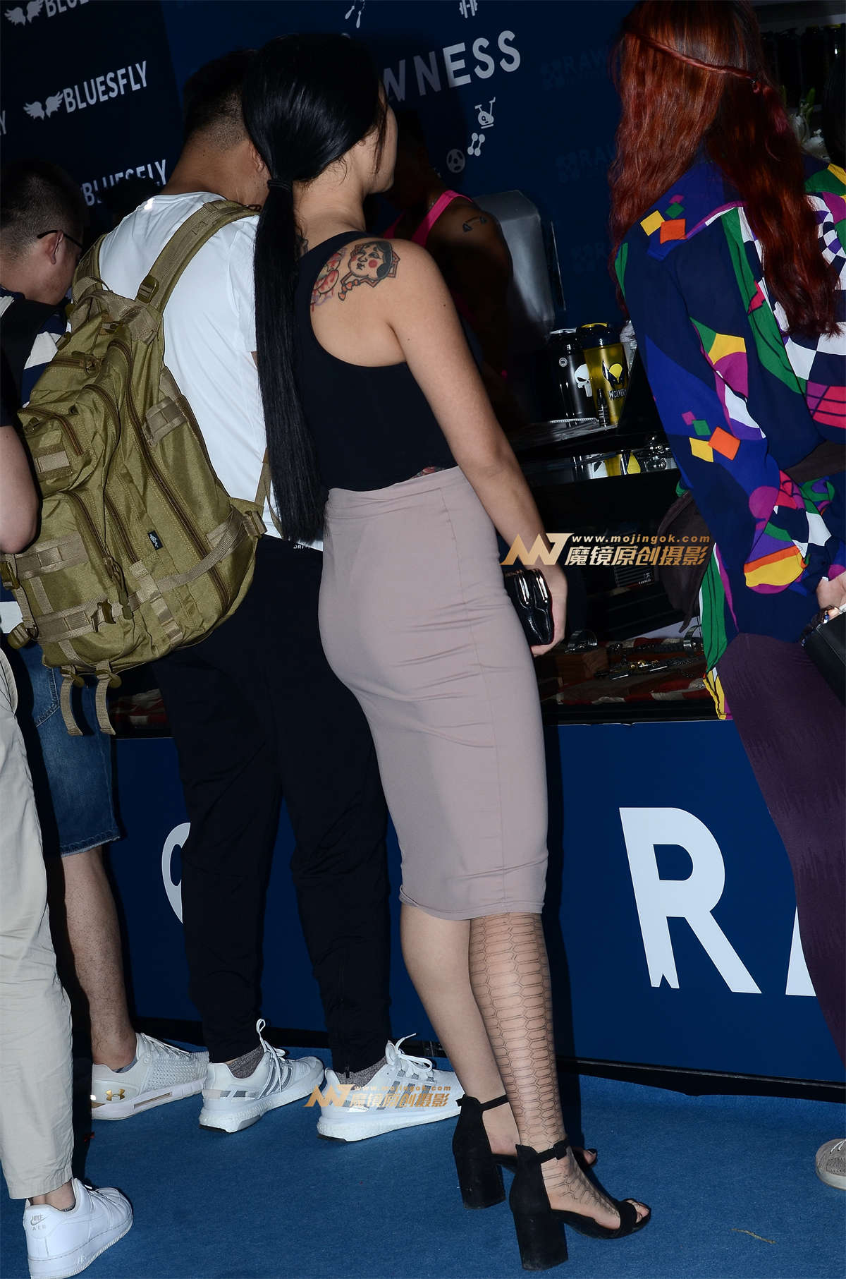 图片[2]-【神摄手赛帖】低胸背心，裹身一步裙-日更街拍