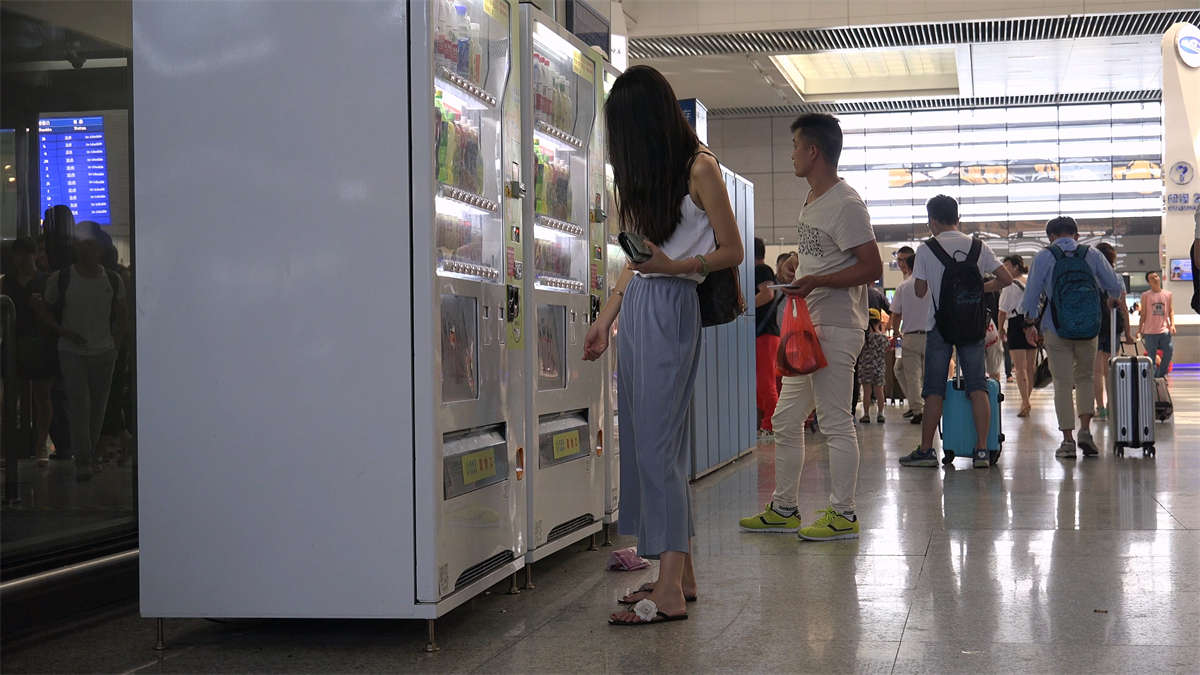 图片[2]-仙女气质人字拖街拍美足骨感美女-日更街拍