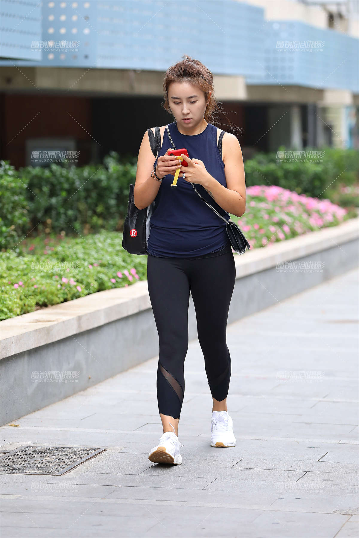 【视觉冲击赛贴】这个钟数，估计刚下班吧-日更街拍