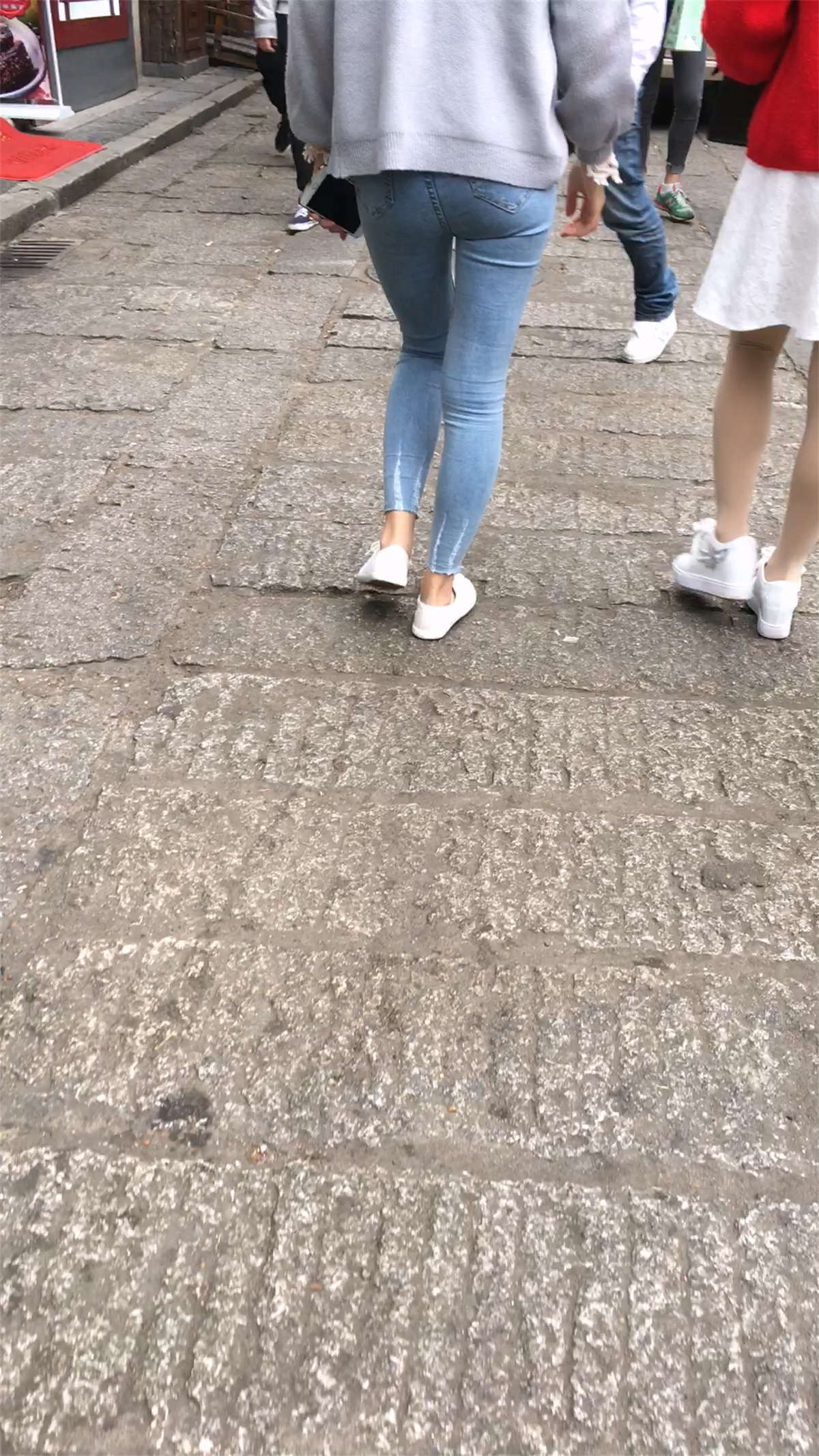 图片[2]-紧身牛仔裤-日更街拍