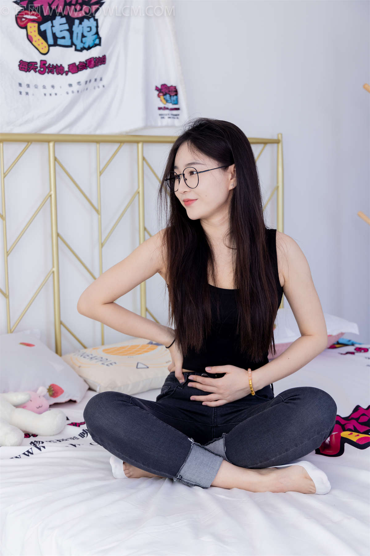 图片[2]-物恋传媒 NO.1497 美兔-春雨绵绵-日更街拍