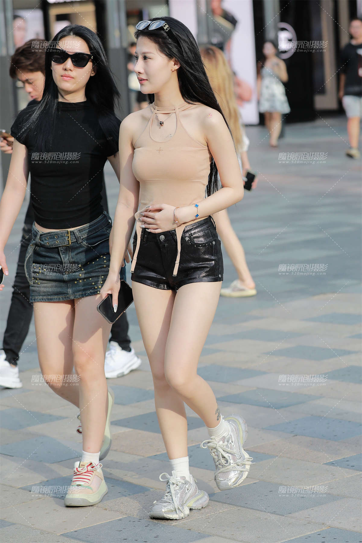 黑色热裤-日更街拍