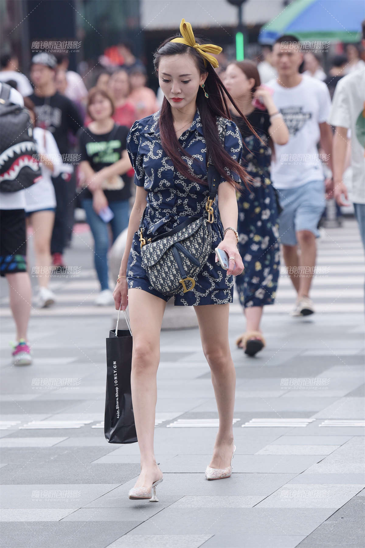 蝴蝶结佩连体短裤-日更街拍