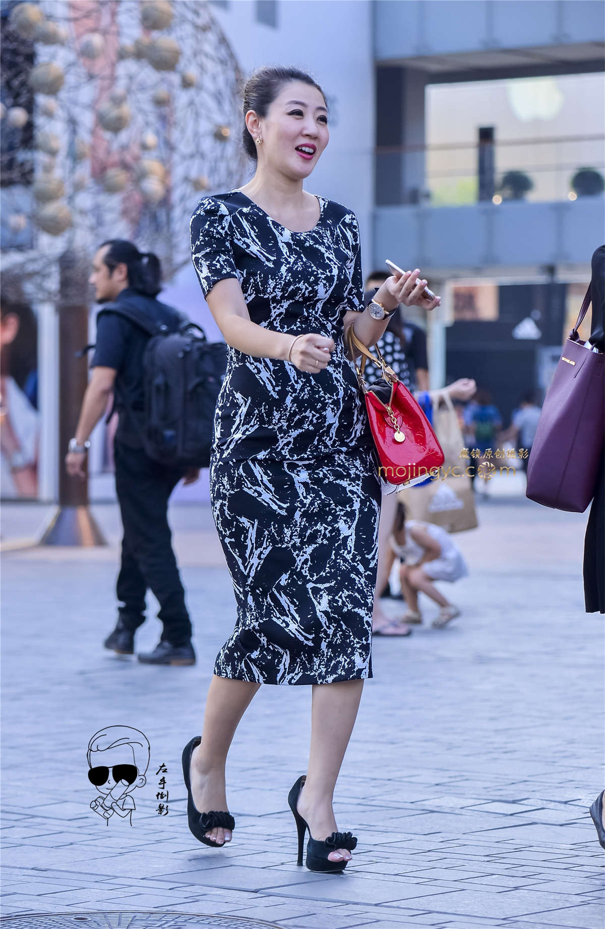 丰腴美女韵味魅力-日更街拍