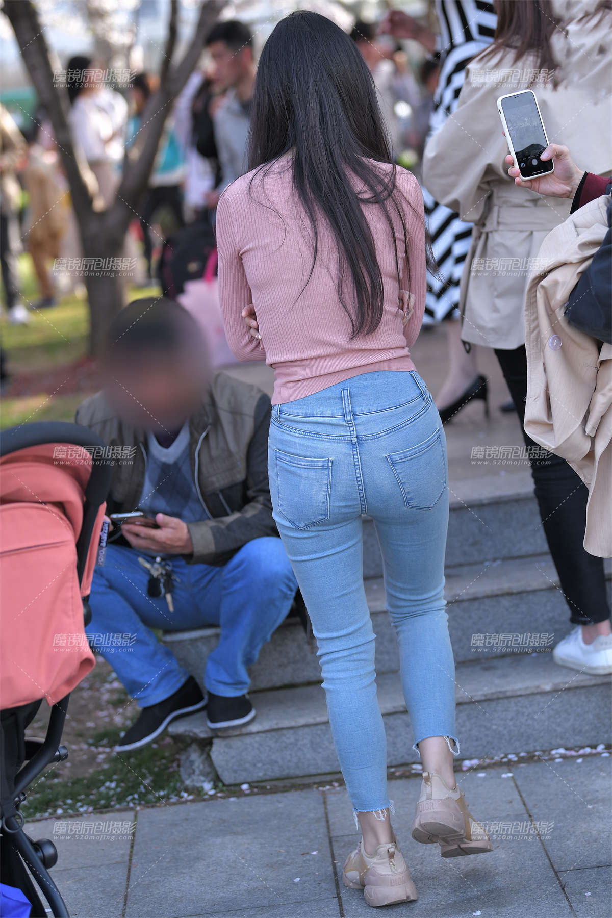 图片[2]-樱花树旁-日更街拍