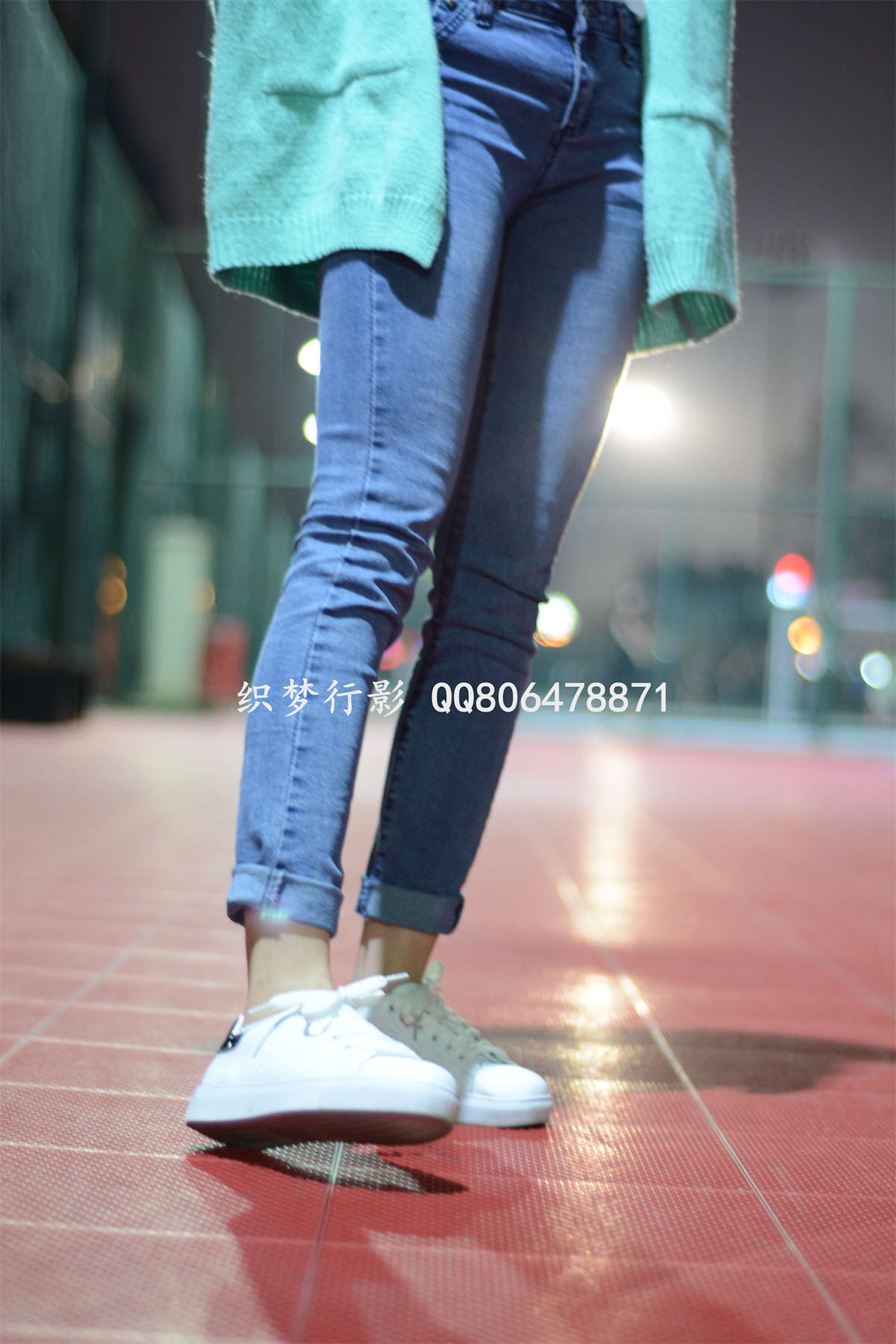 图片[2]-织梦行影摄影作品 第014期 操场夜拍白袜小白鞋-日更街拍