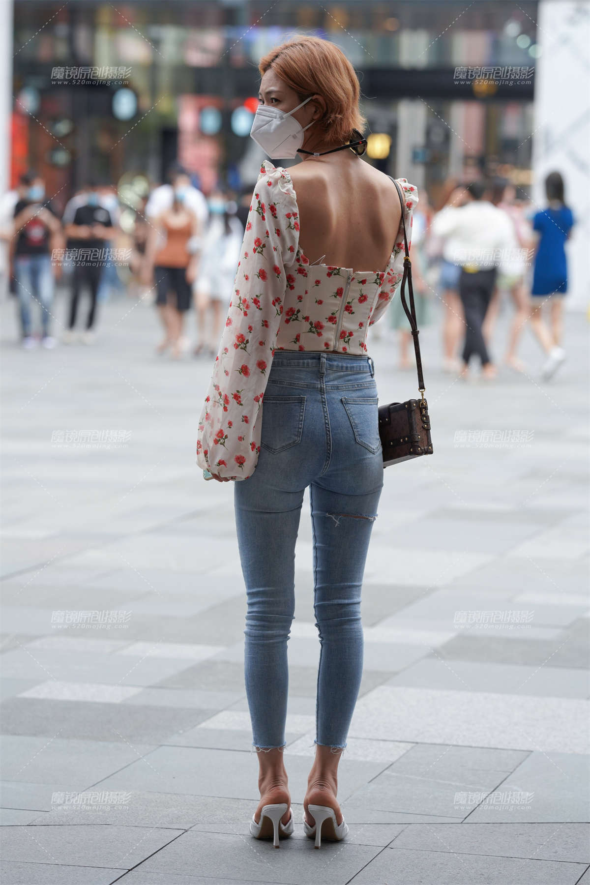 图片[2]-苗条牛仔裤美眉-日更街拍