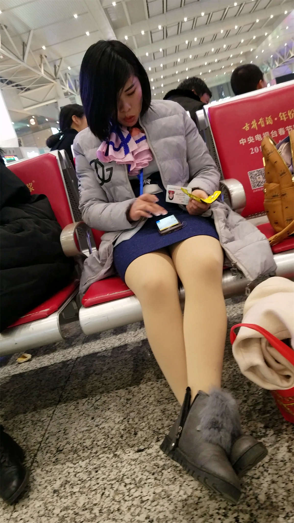 极品性感包臀裙街拍肉丝大长腿御姐-日更街拍
