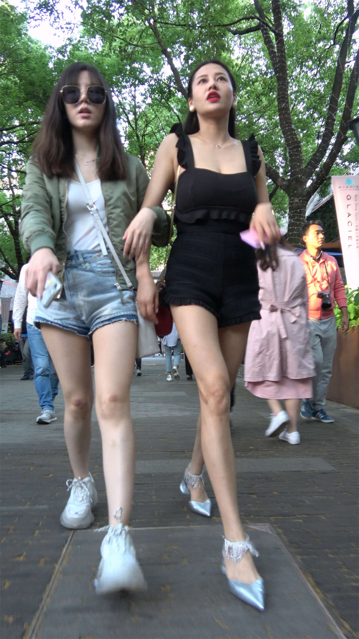 性感身材美腿女子-日更街拍