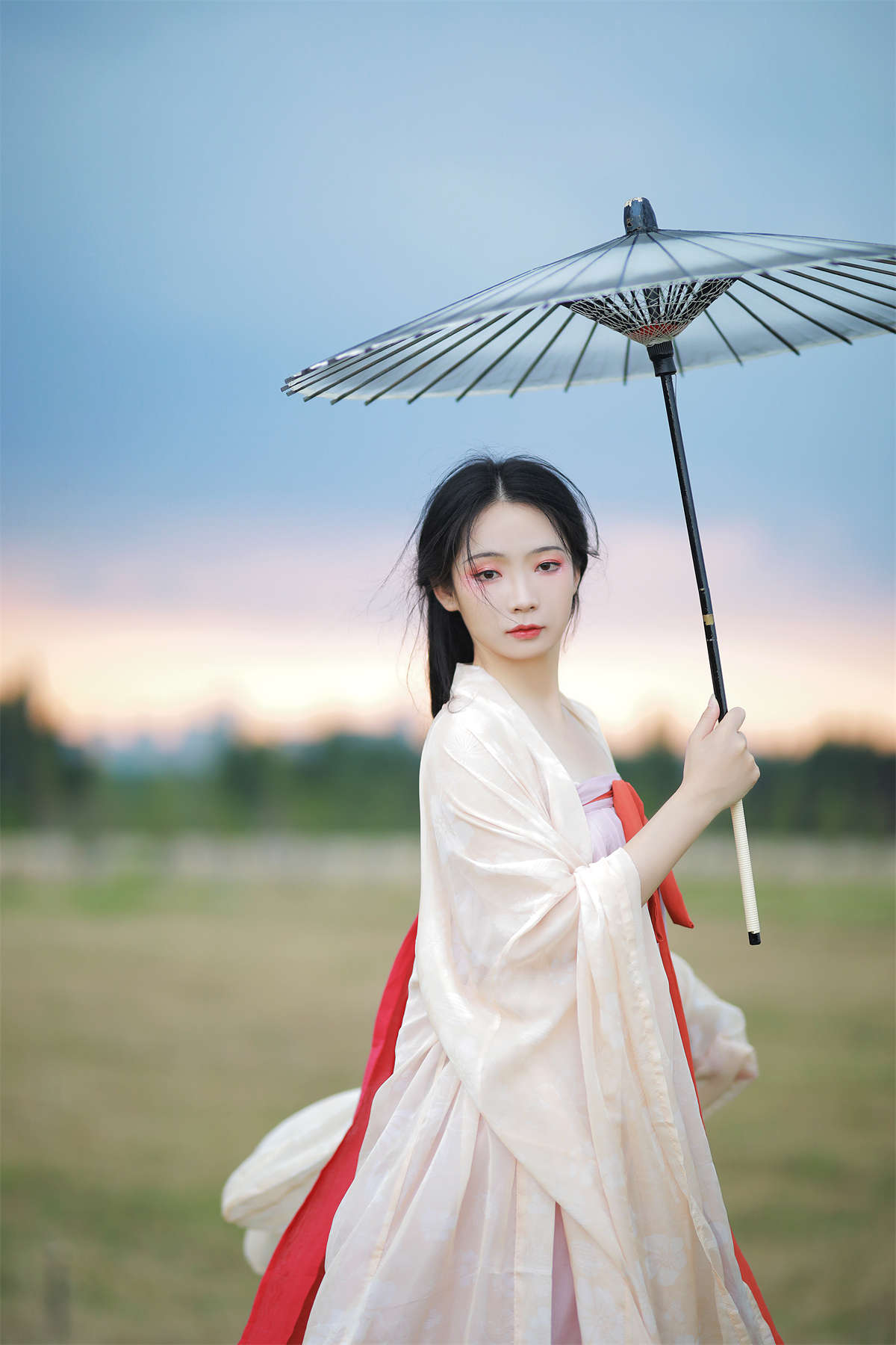 YITUYU艺图语 2022.09.26 不归客 落花人独立插图1