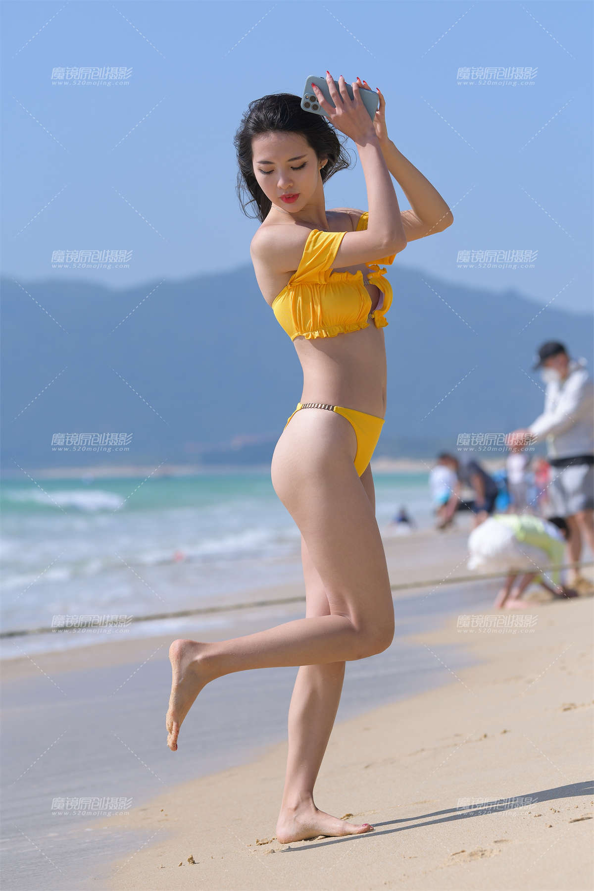 黄色泳装美女-日更街拍