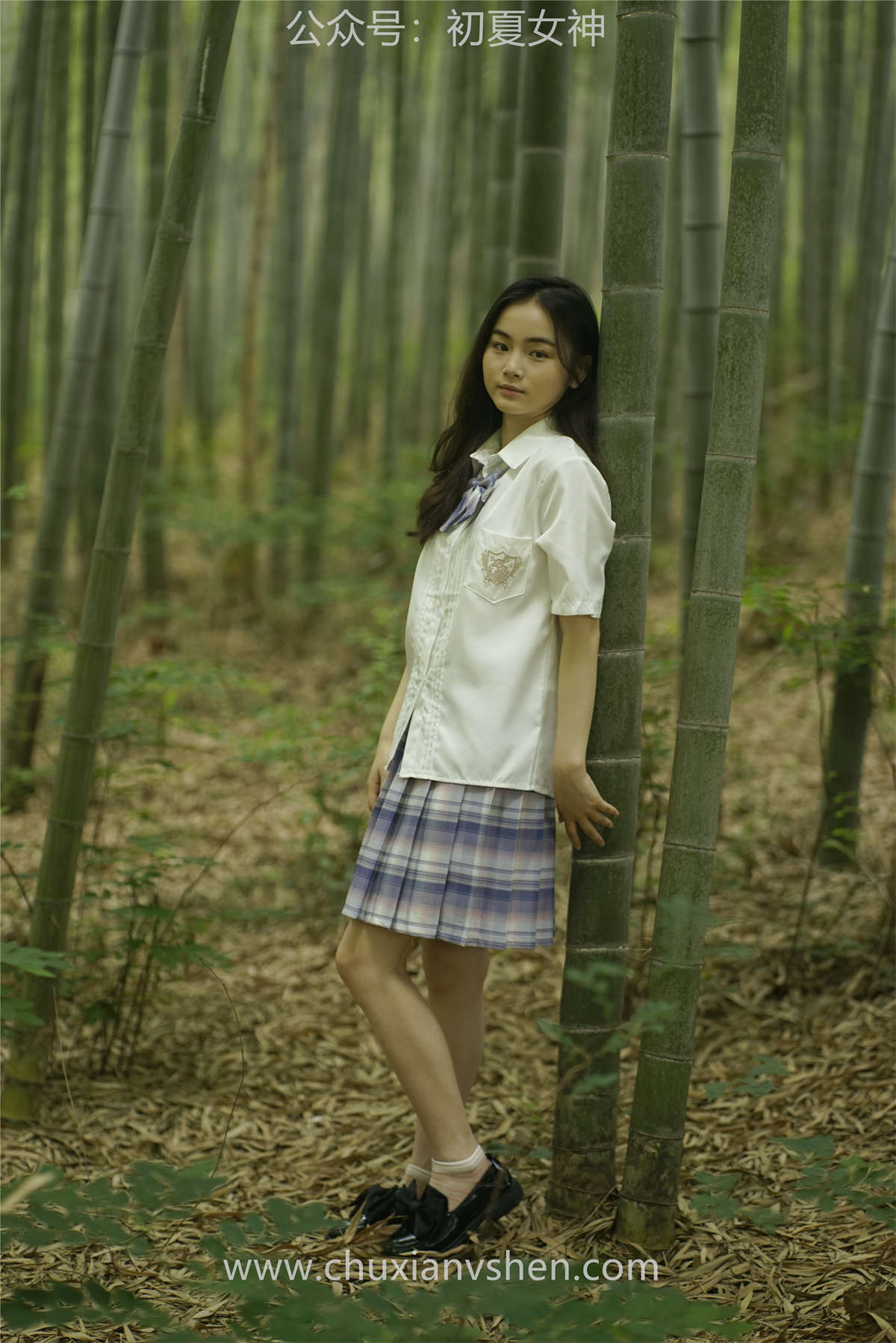 初夏女神 No.043 十一 周末丛林 JK套搭配的袜子遭嫌弃-日更街拍