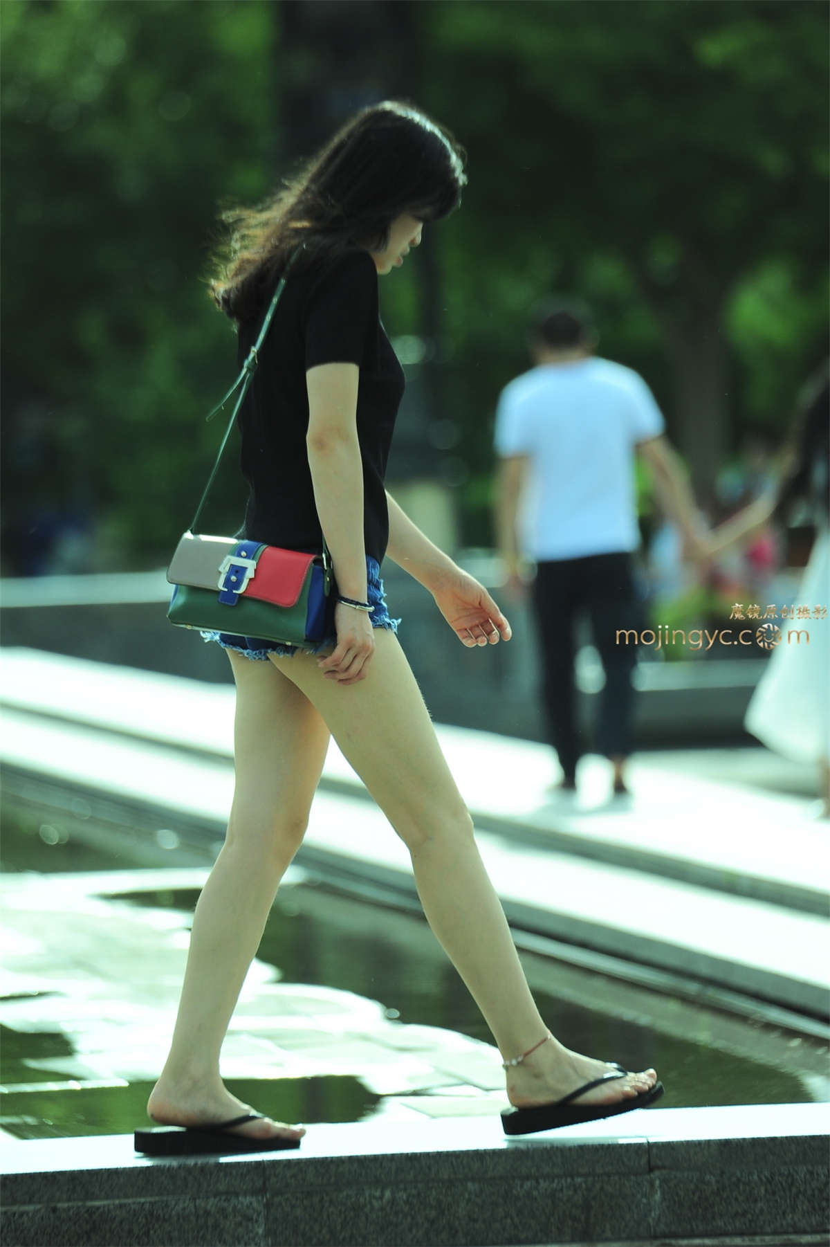 图片[2]-2016-06-29又白又嫩的美腿短裤翘臀妹妹52张-日更街拍