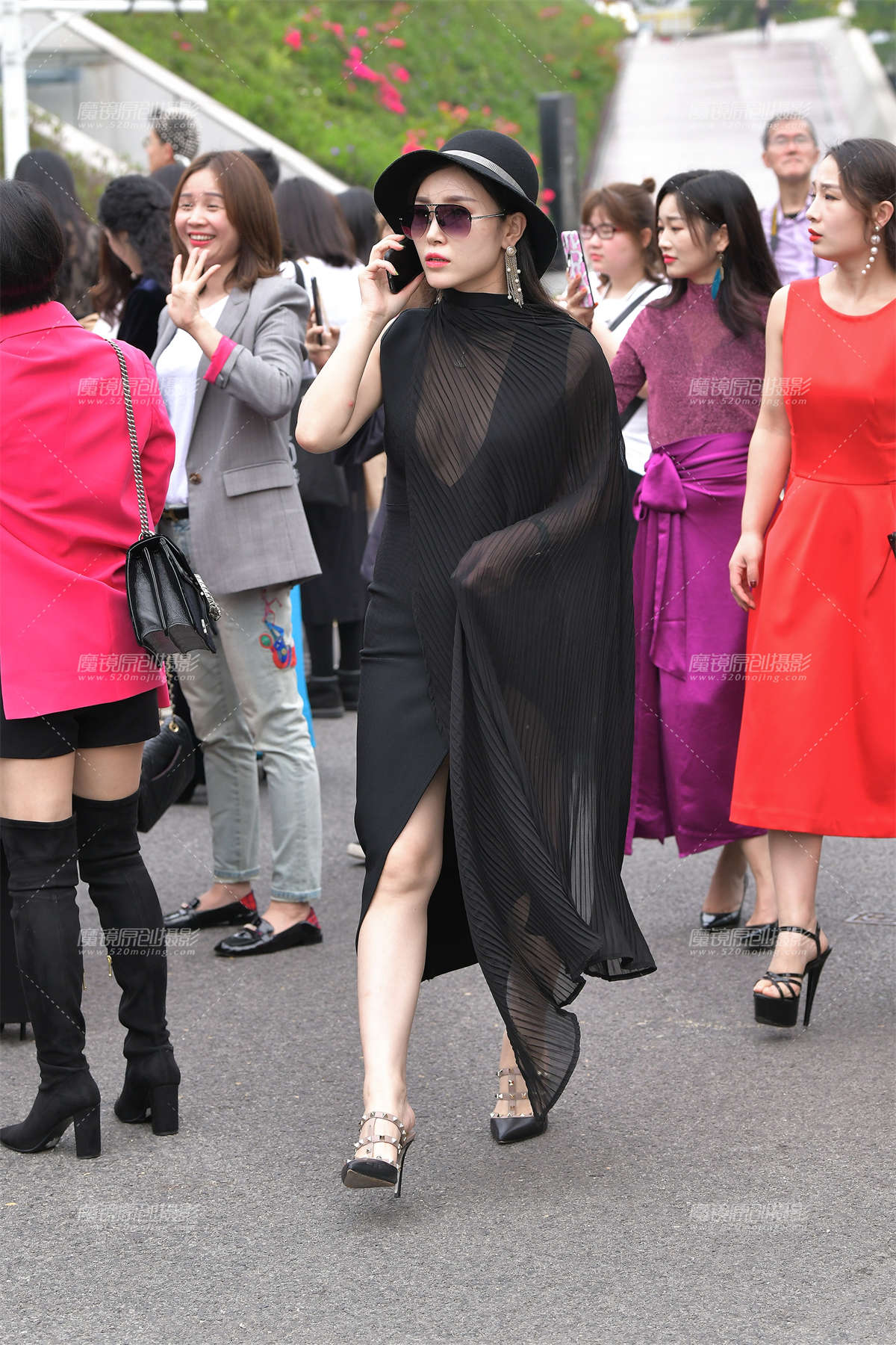 镂空~性感的美女-日更街拍