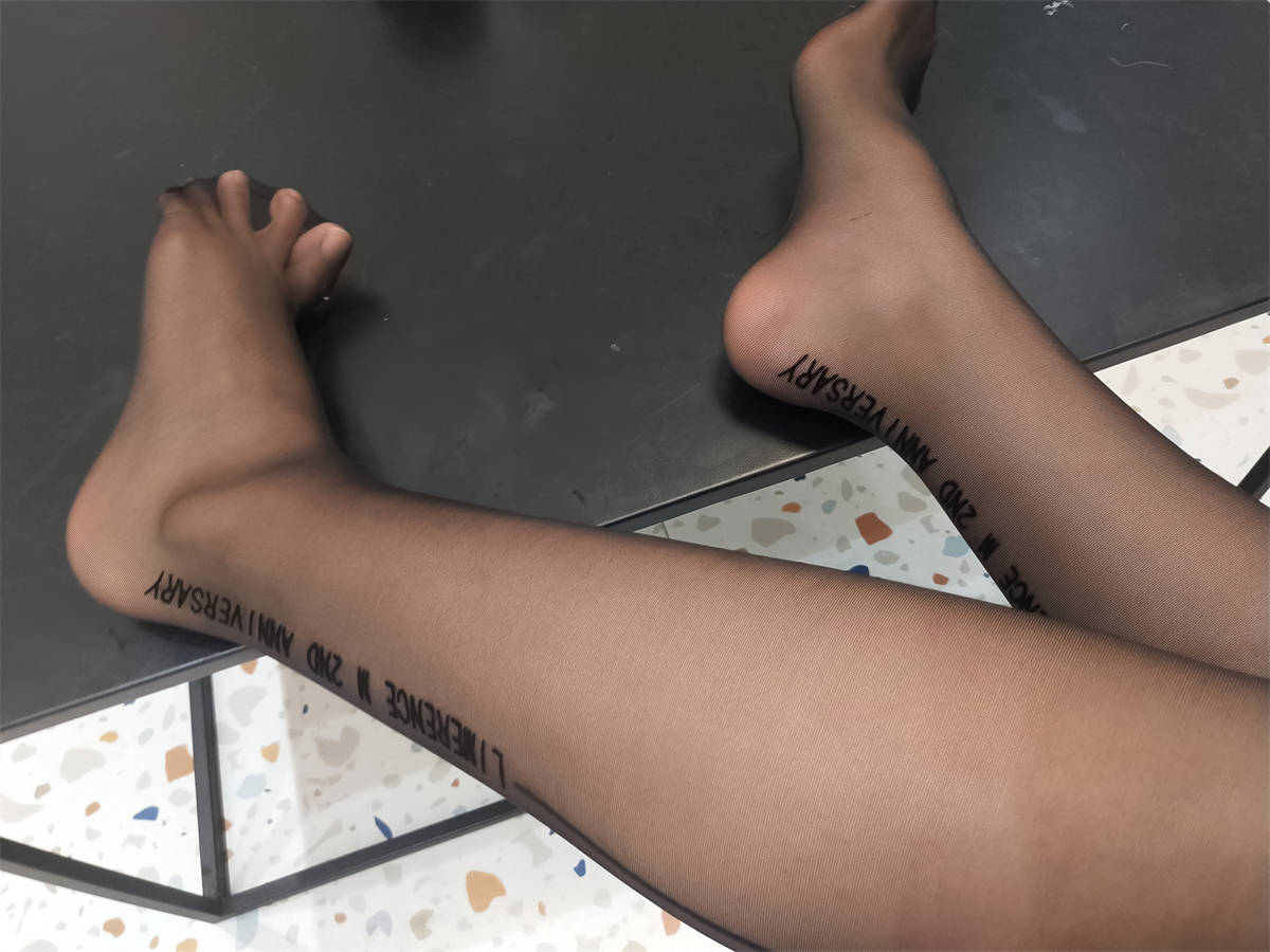 图片[2]-轩萧学姐NO.003 酒红色连体衣-日更街拍