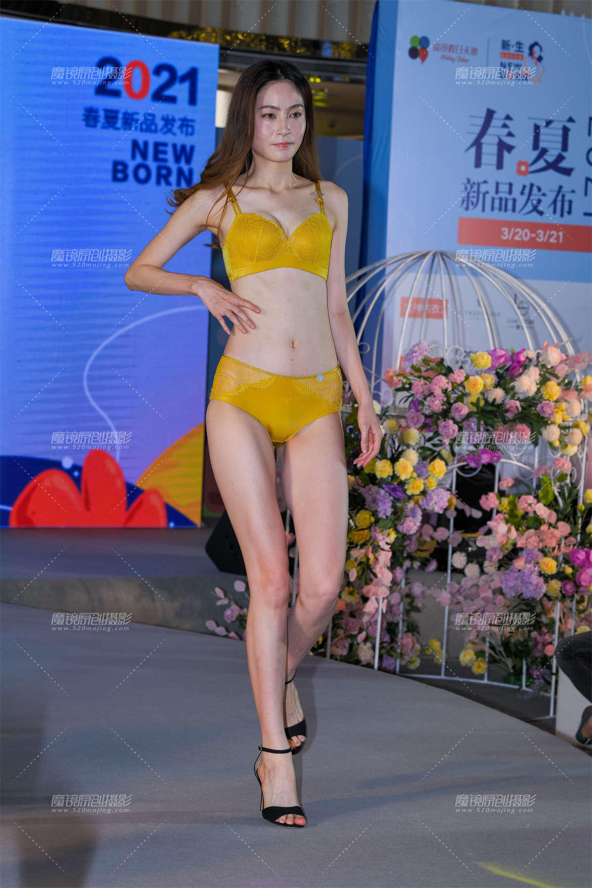 长腿模特性感内衣-日更街拍