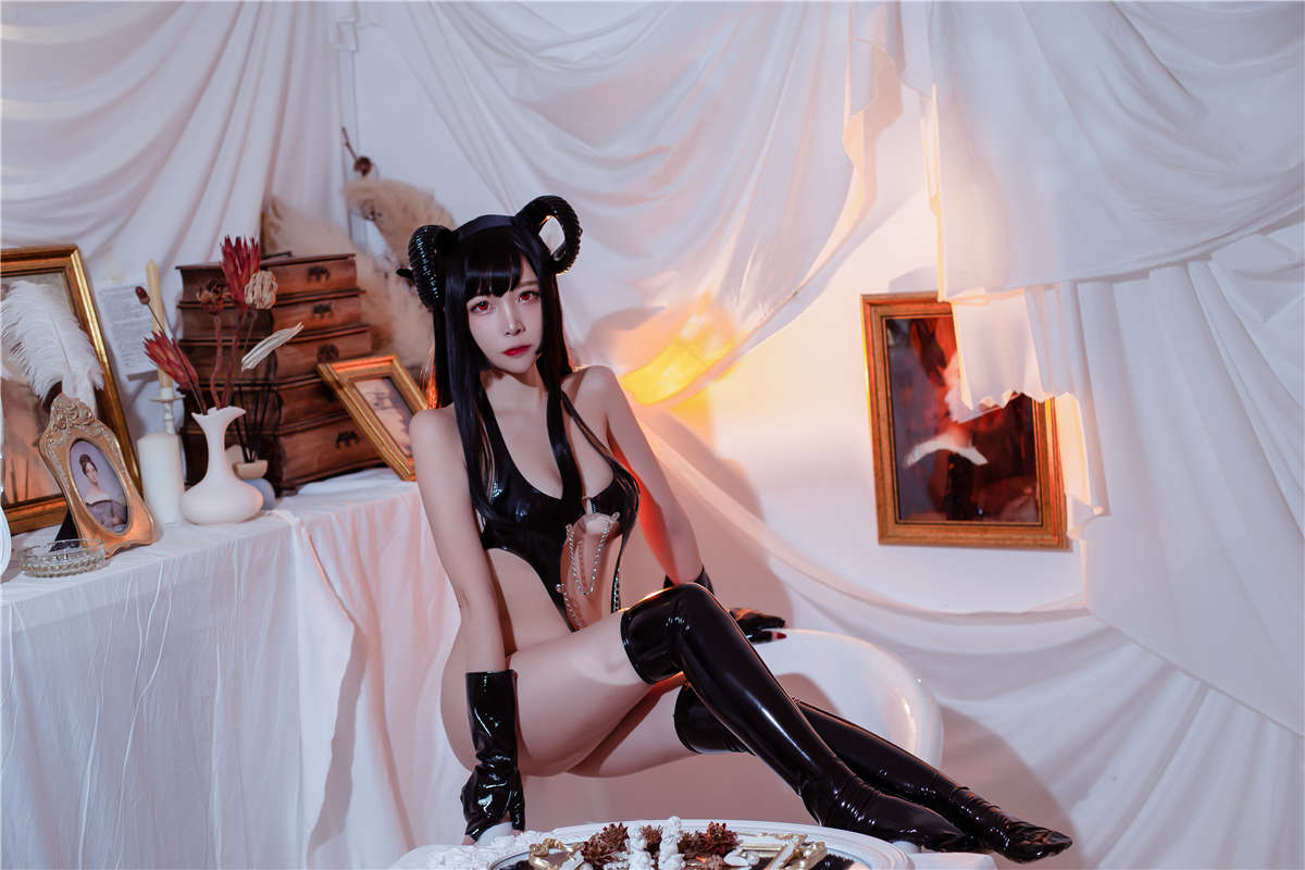 高产型Coser-二佐Nisa  胶衣恶魔-日更街拍