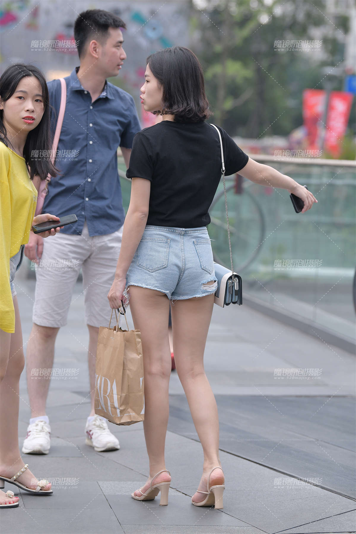 图片[2]-美腿，破洞热裤美眉-日更街拍