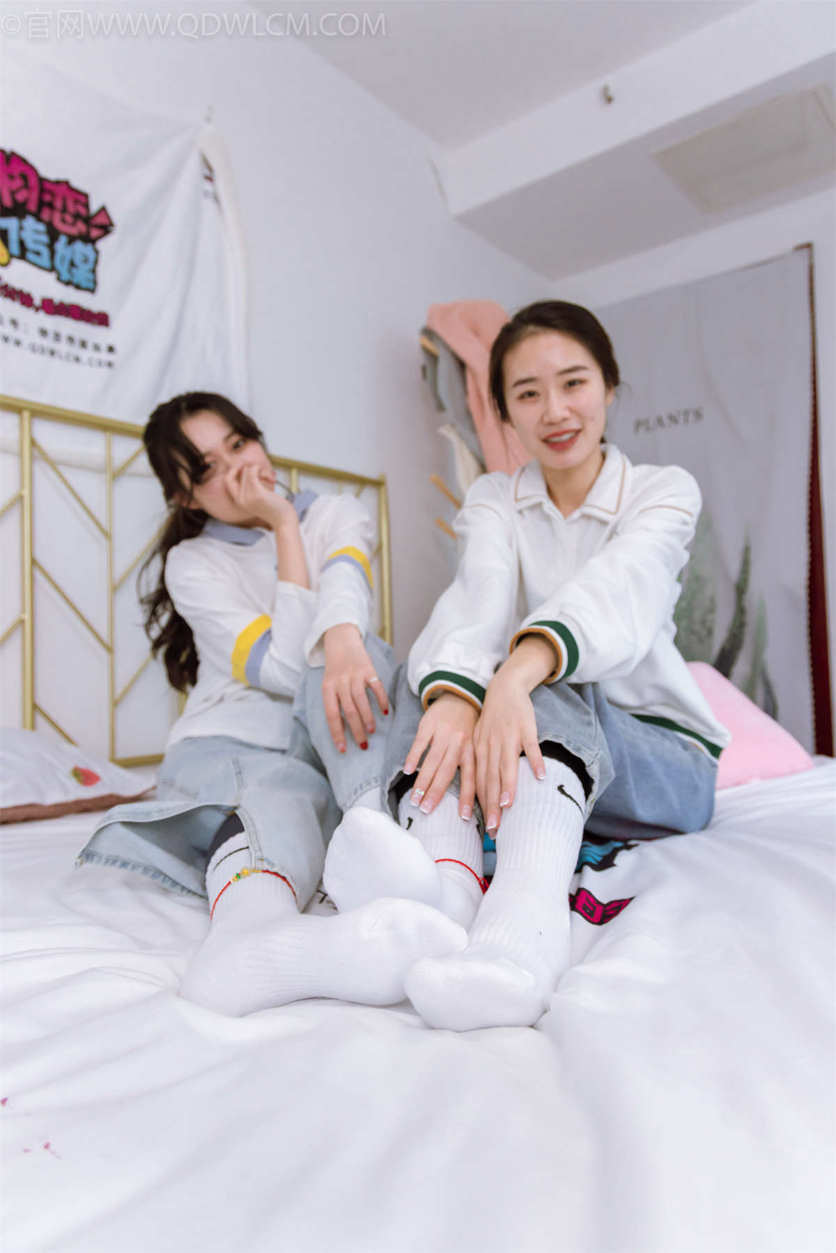 物恋传媒 NO.1142 菜菜&小敏 双生花-日更街拍