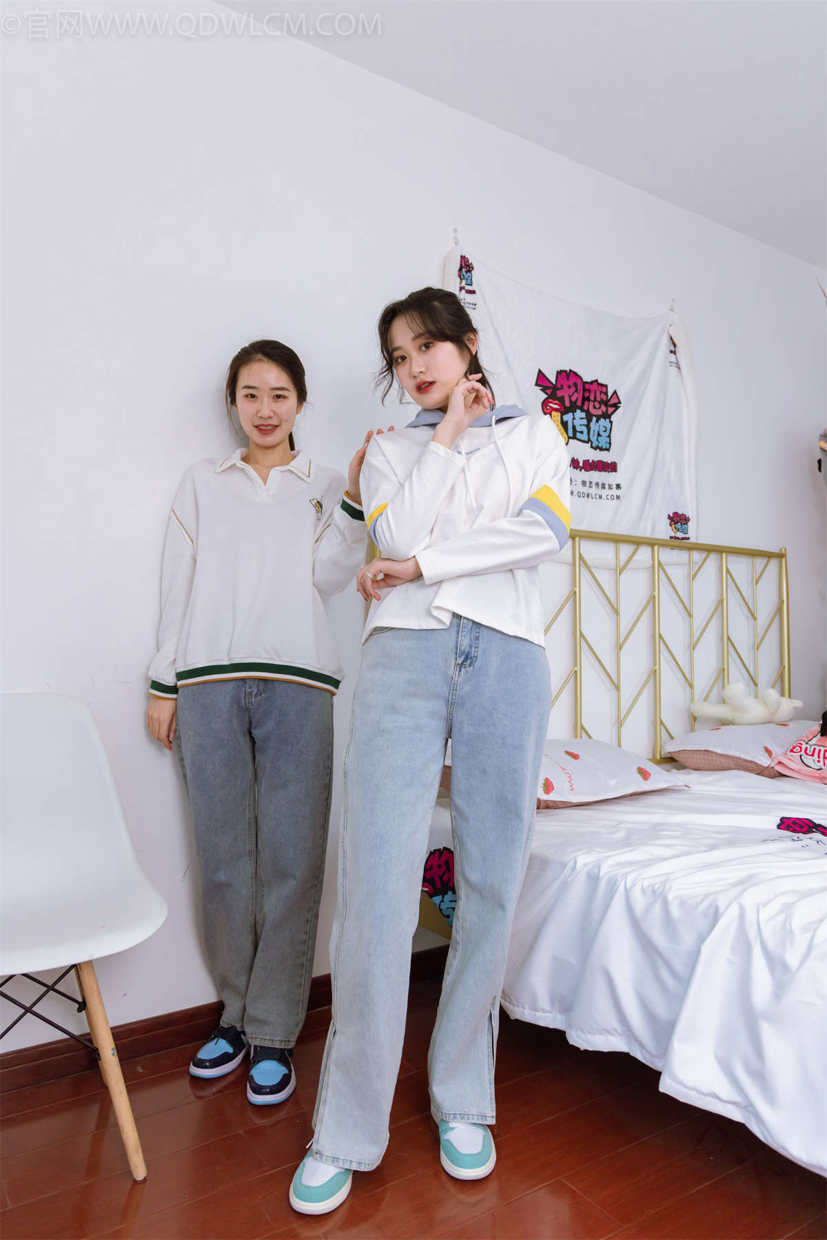 图片[2]-物恋传媒 NO.1142 菜菜&小敏 双生花-日更街拍