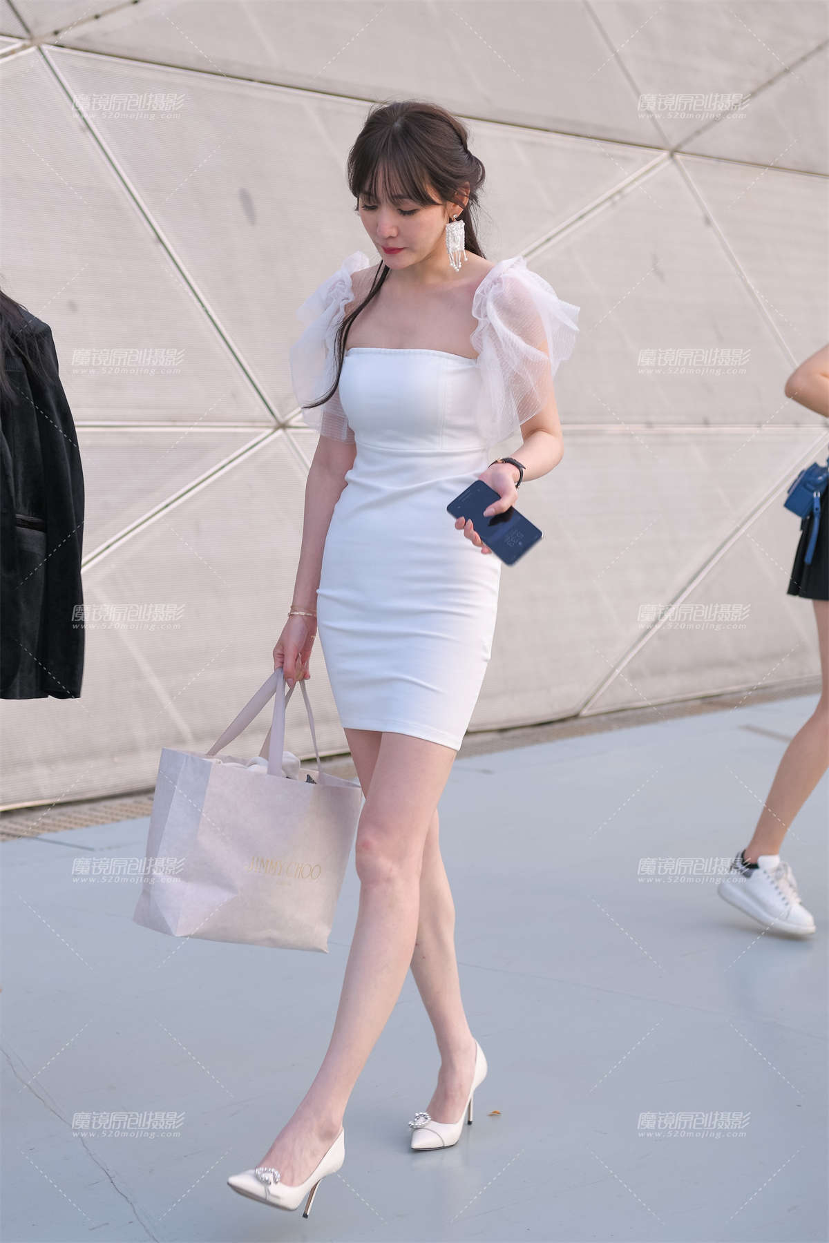 白包臀裙高跟-日更街拍