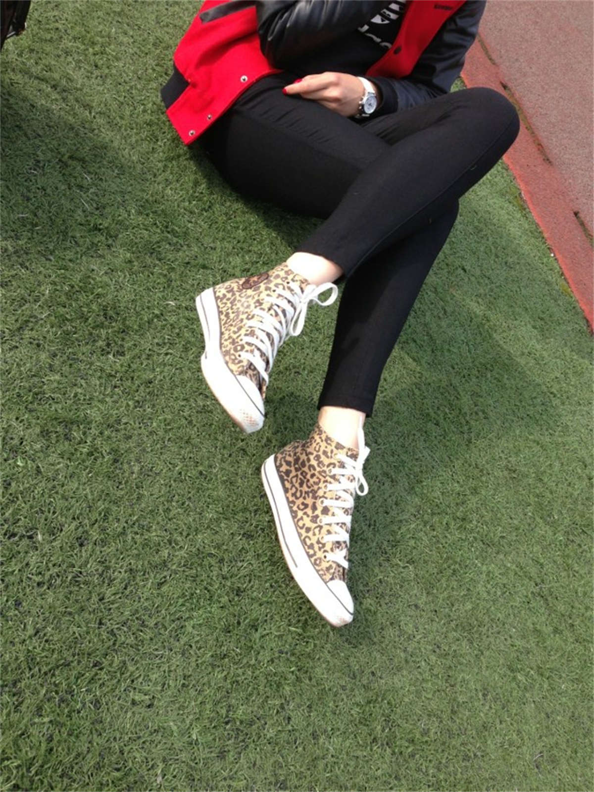 图片[2]-织梦行影摄影作品 第019期 操场棉袜帆布鞋-日更街拍