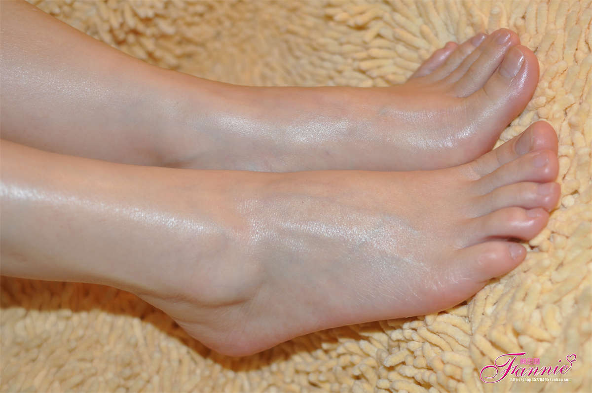 Fannie芬妮美足园NO.549 润色-日更街拍