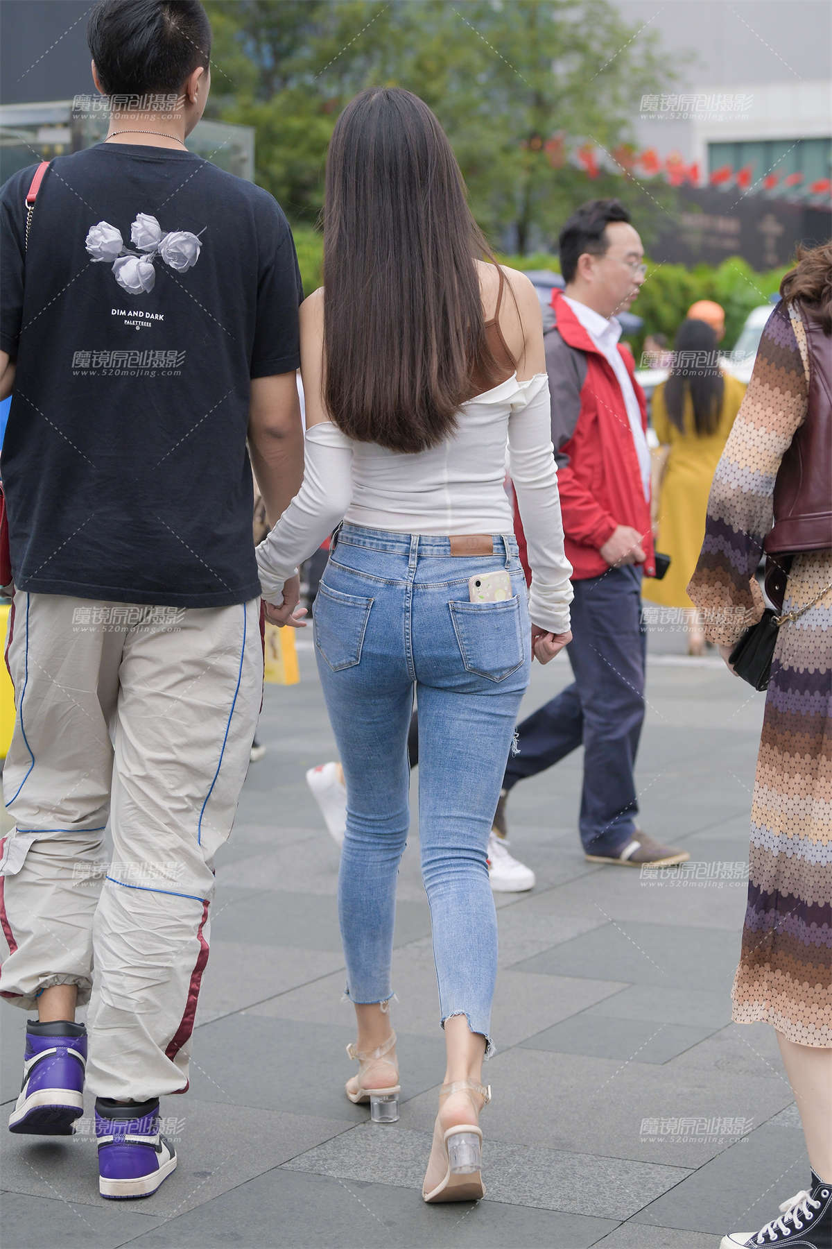 图片[2]-破洞紧牛女友-日更街拍