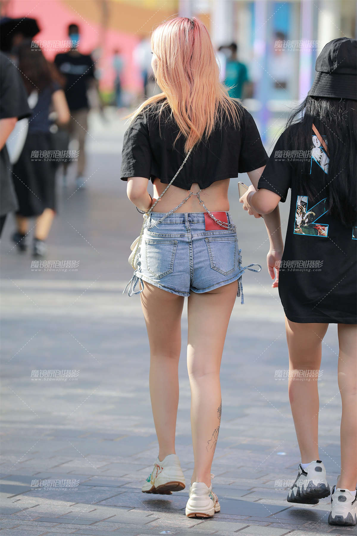 图片[2]-蓝热裤Y Y小妹-日更街拍