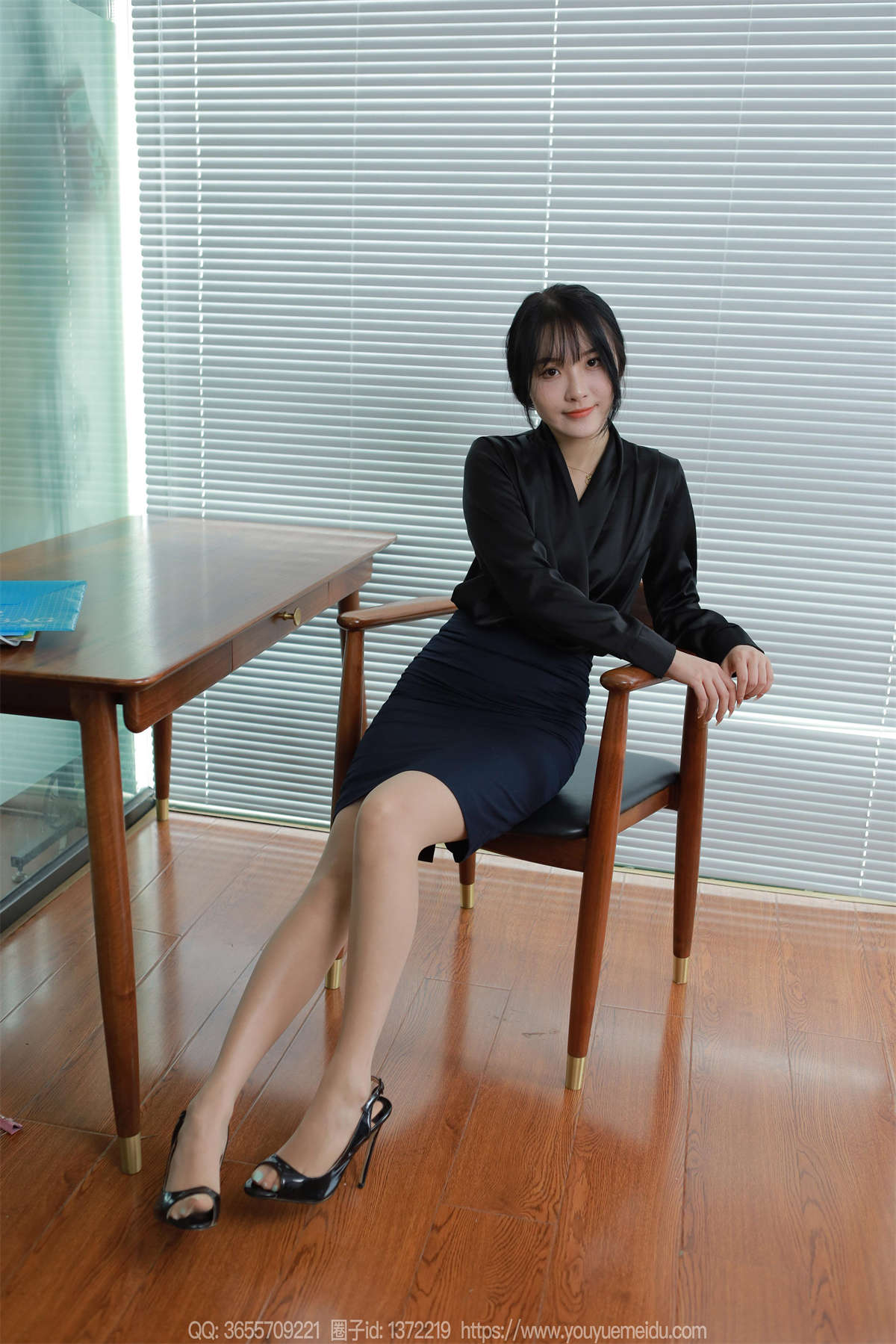 图片[2]-IESS异思趣向 2024.07.19 丝享家1798：婉萍 黑色衬衣-日更街拍