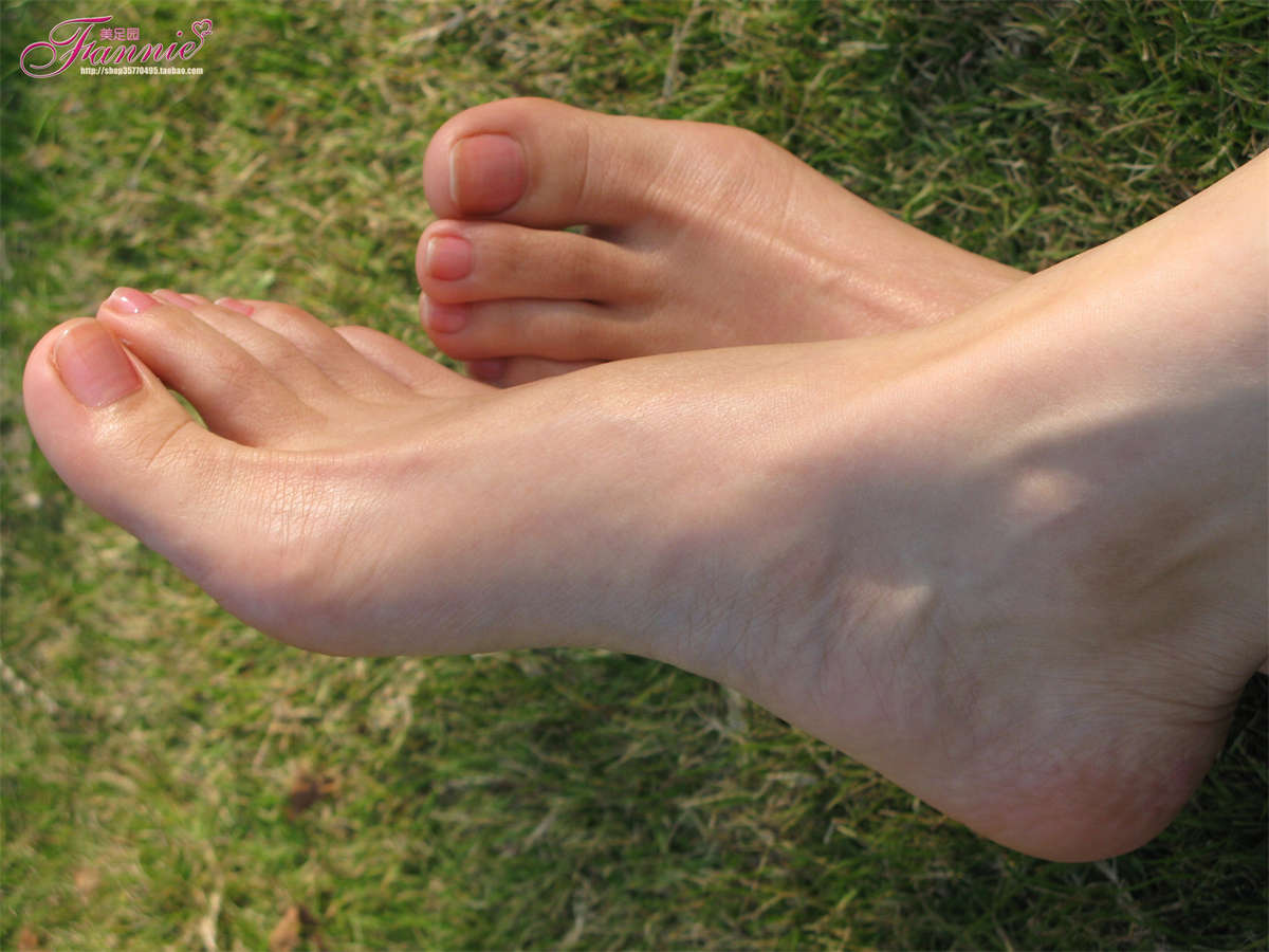 Fannie芬妮美足园NO.551 淡淡青草香（2）-日更街拍