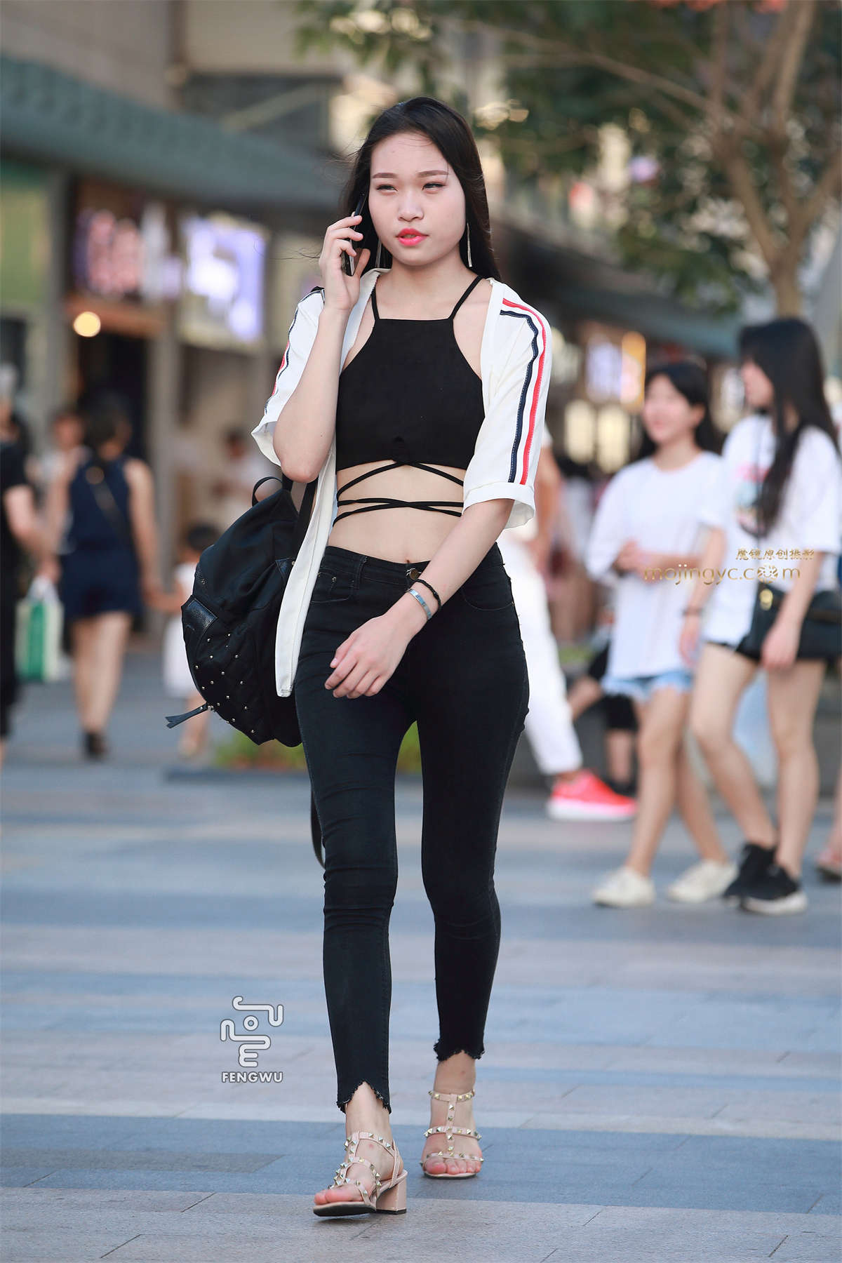 漏脐装，紧身裤-日更街拍