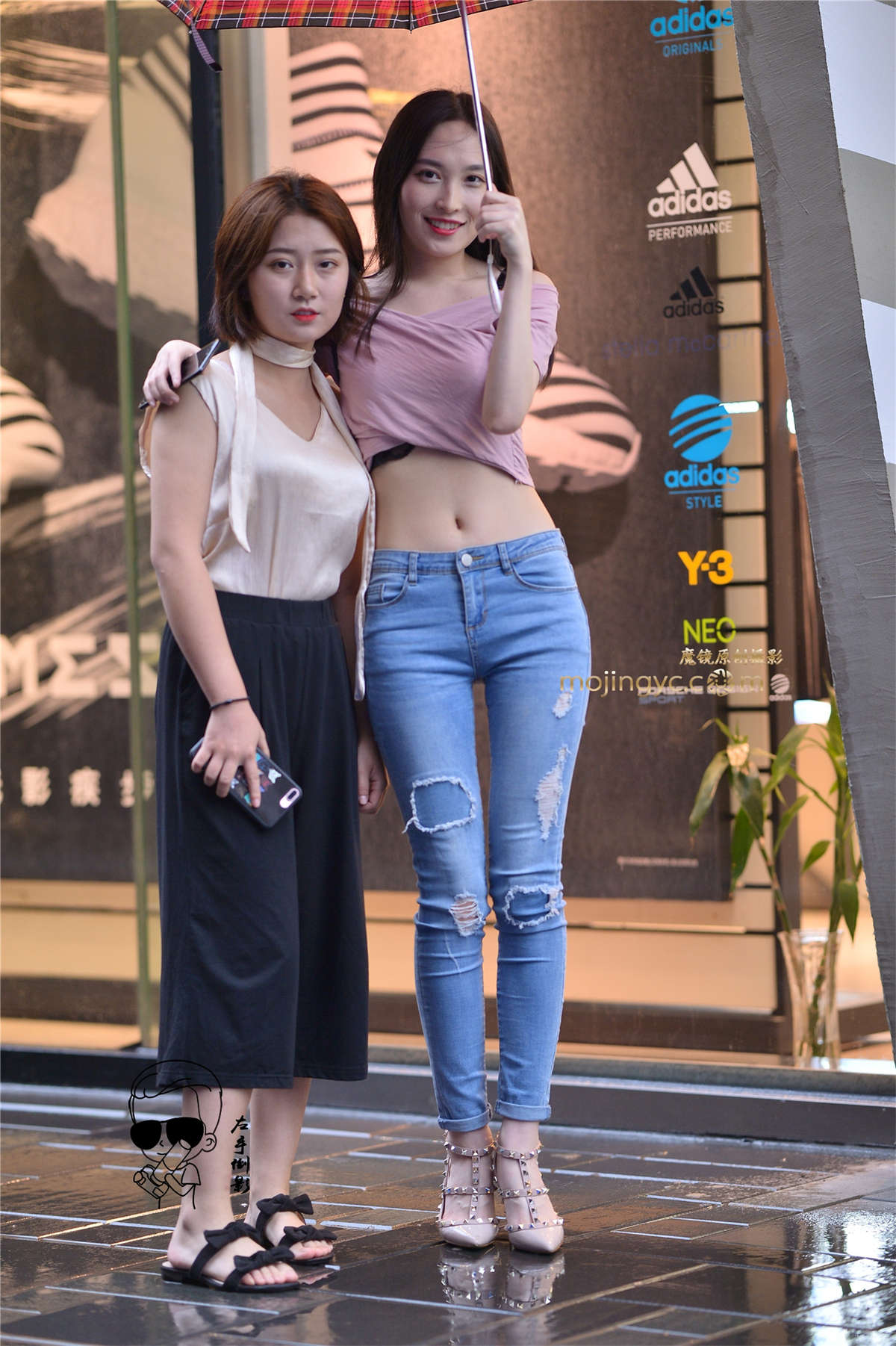 紧裤美臀大长腿-日更街拍