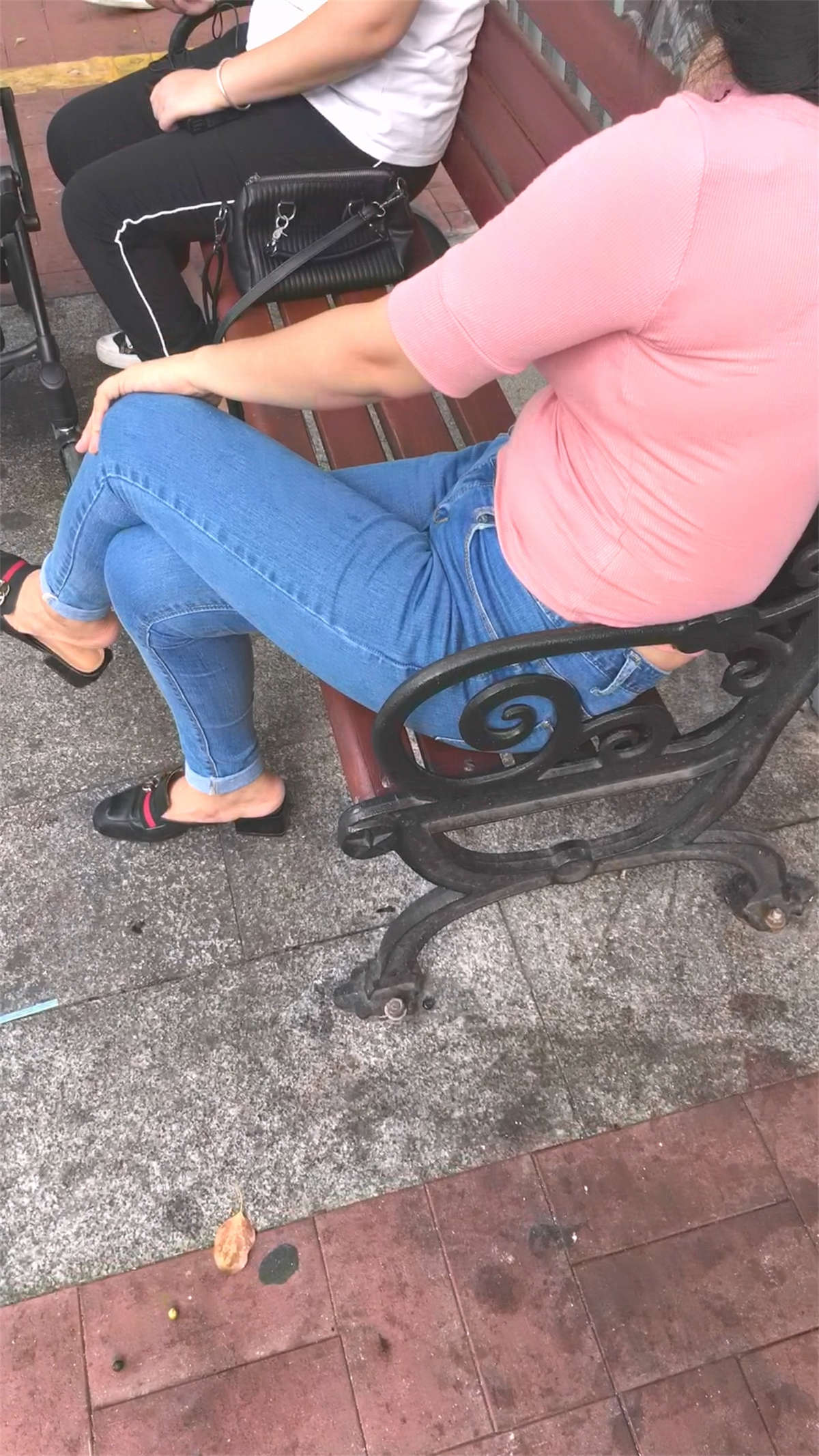 图片[2]-年轻妈妈-日更街拍