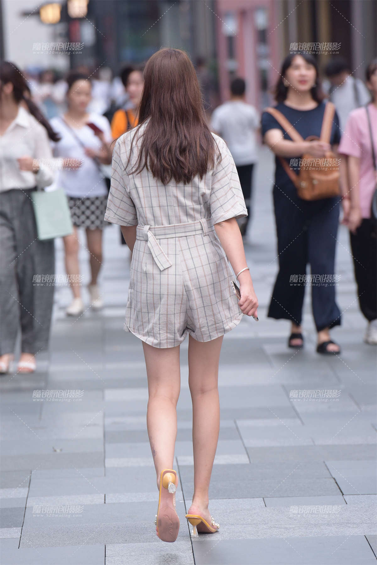 图片[2]-看手机-日更街拍